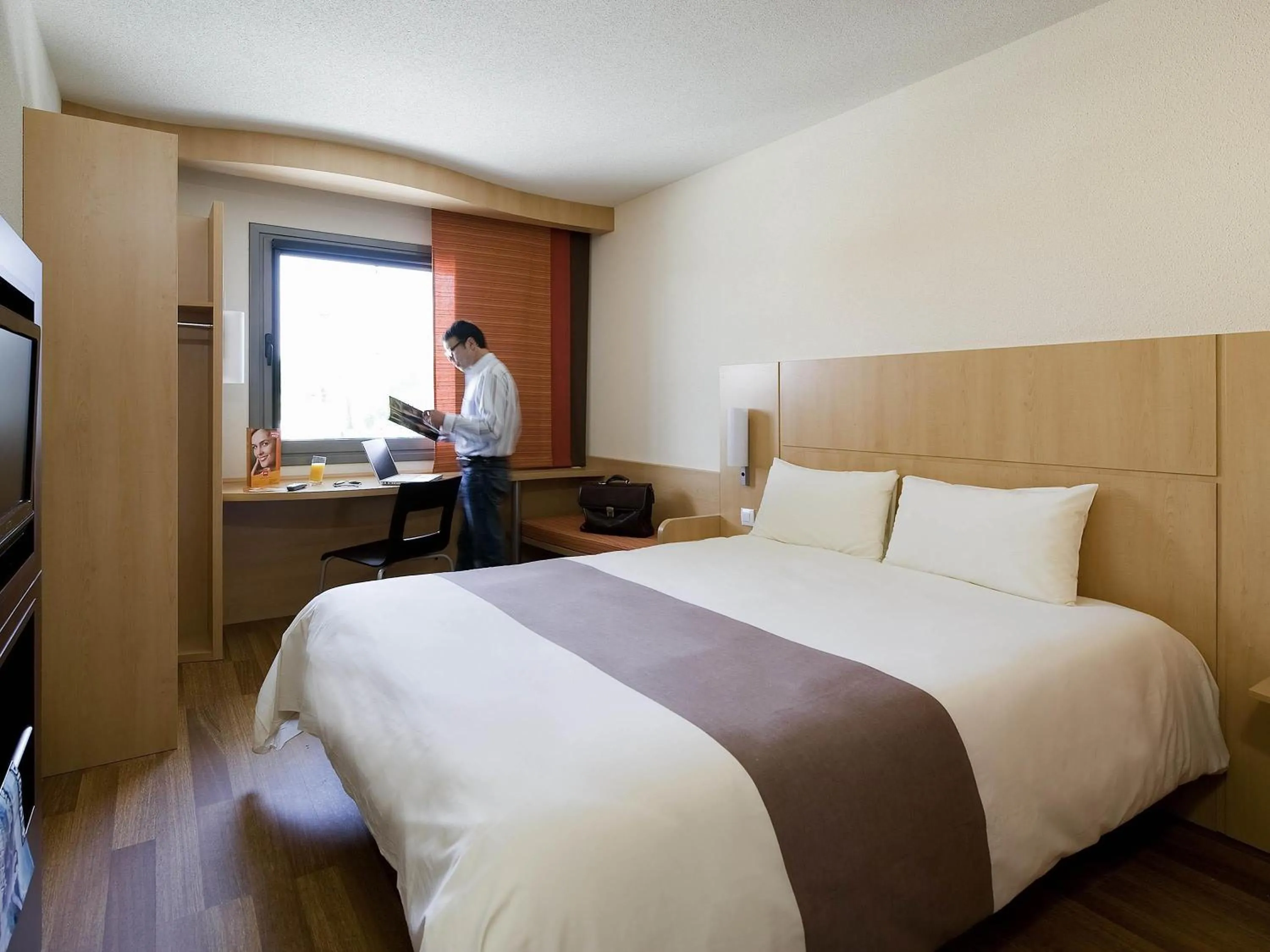 Bedroom, Bed in Ibis Madrid Alcobendas