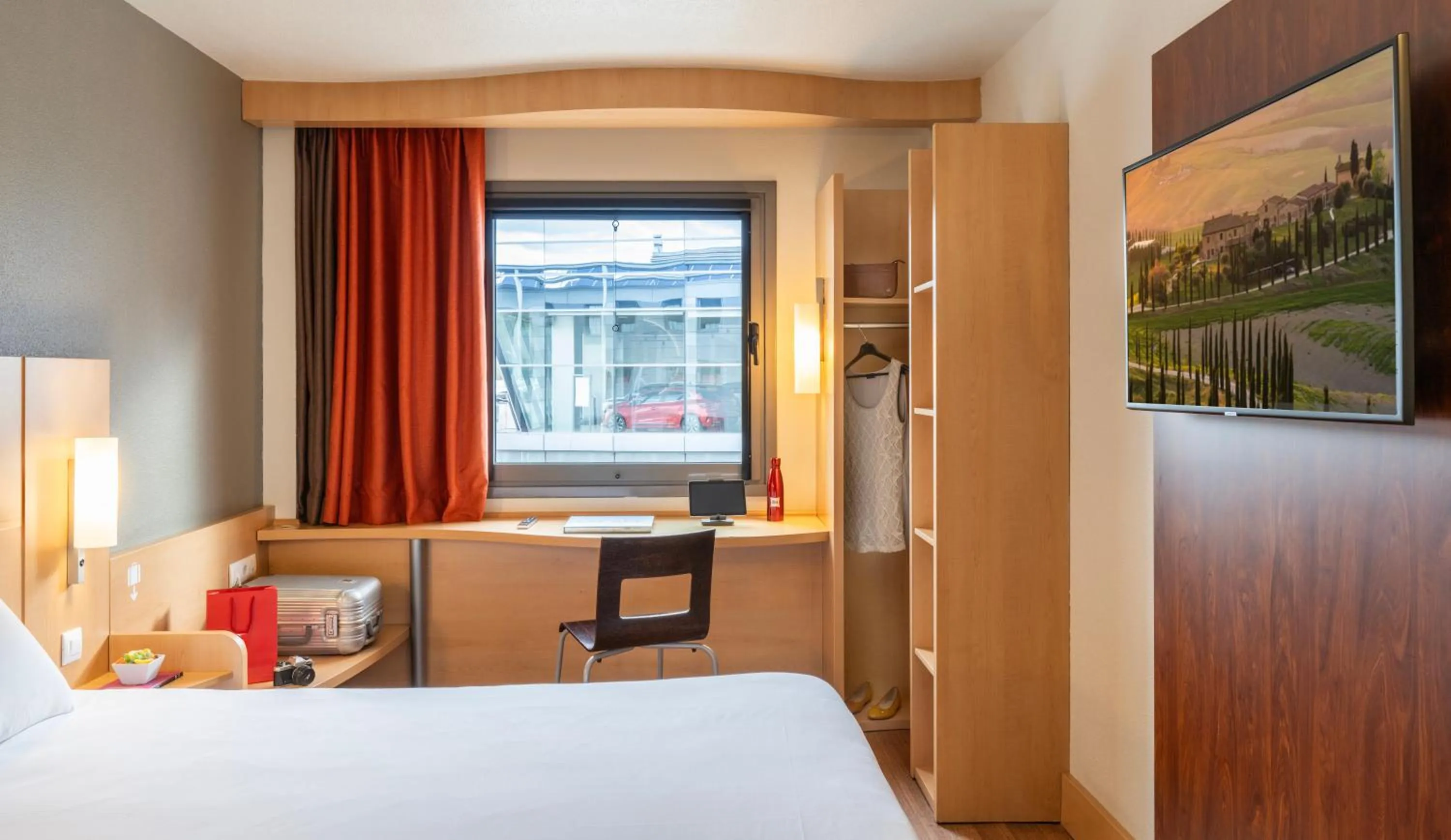 Bed in Ibis Madrid Alcobendas