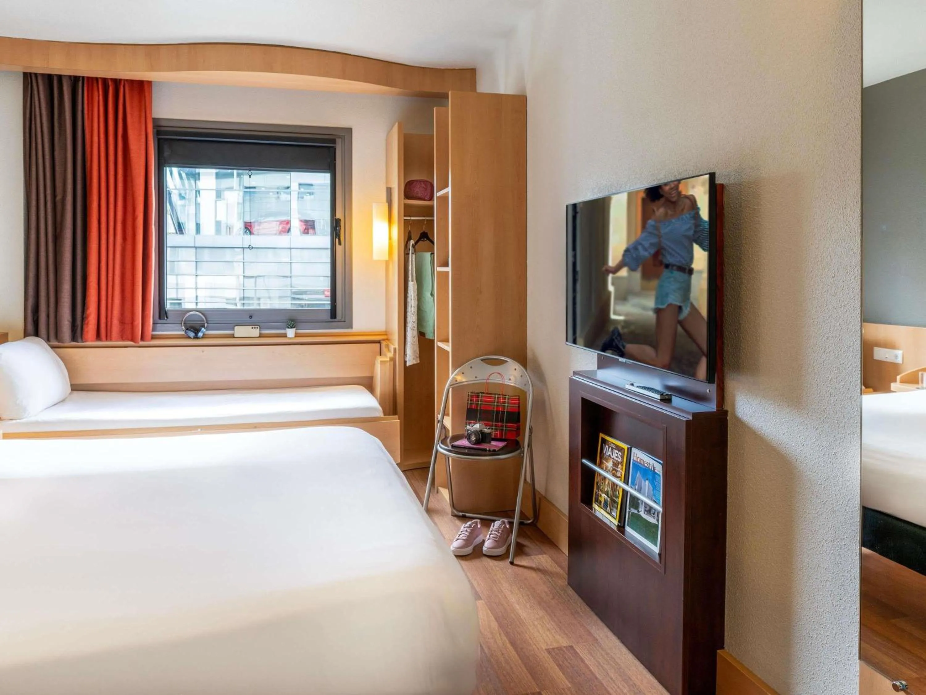 Bedroom, Bed in Ibis Madrid Alcobendas