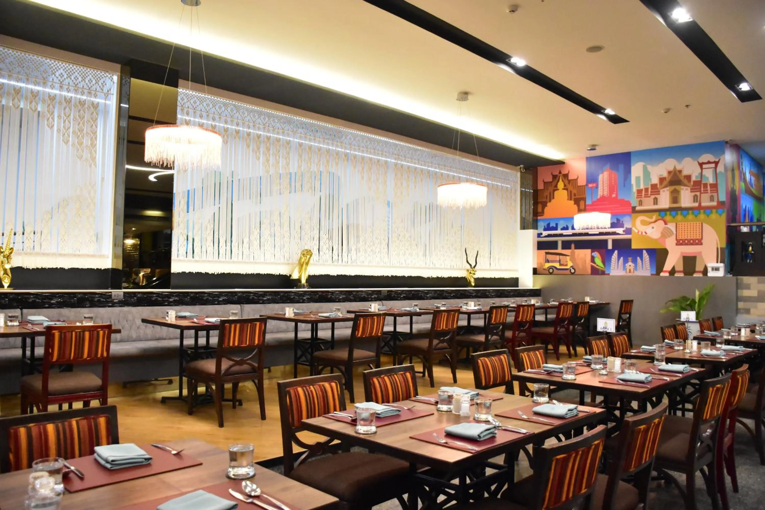 Restaurant/places to eat in Ambassador Hotel Bangkok