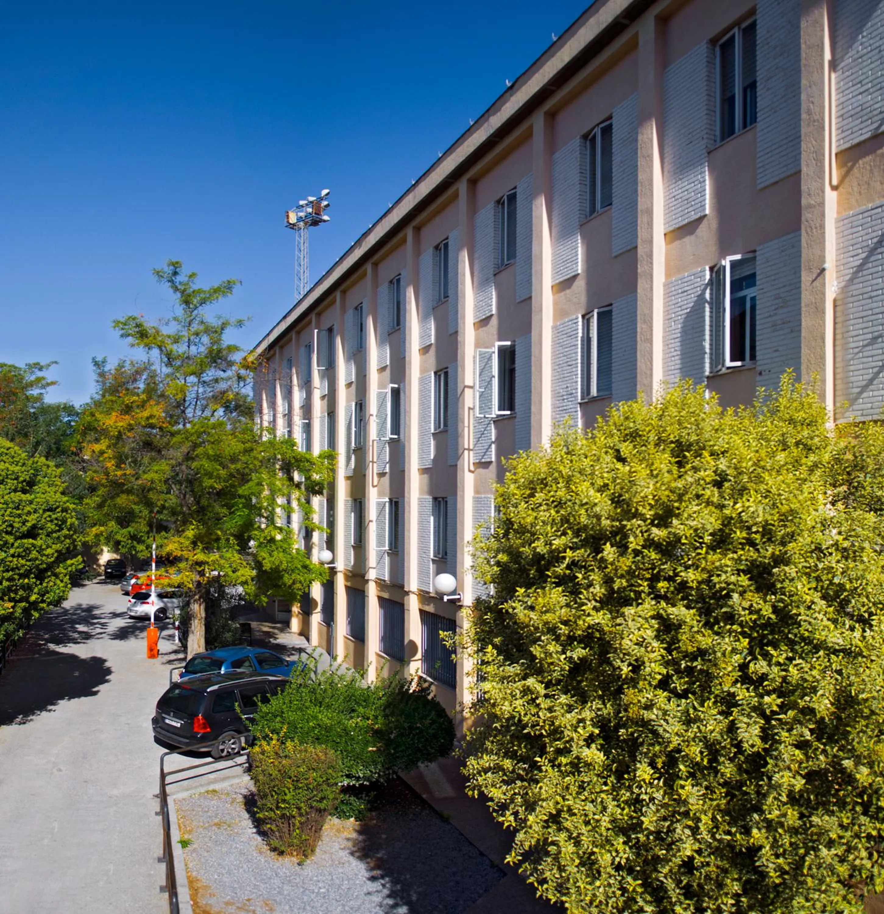 Facade/entrance in Albergue Inturjoven Granada