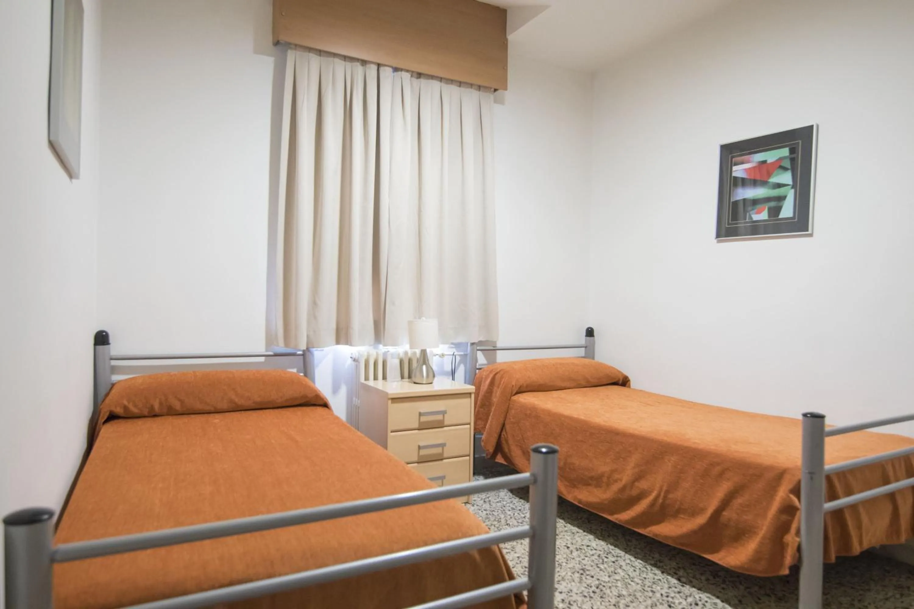 Bedroom, Bed in Albergue Inturjoven Granada