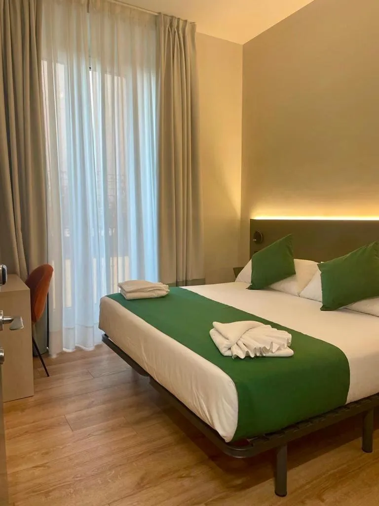 Bed in Hostal Anton Martin