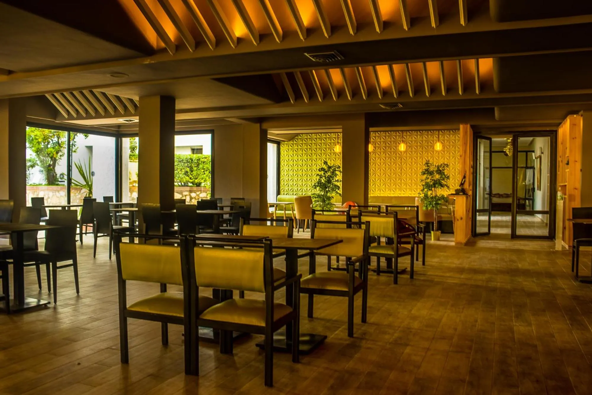 Restaurant/places to eat in HAMILTON Agadir