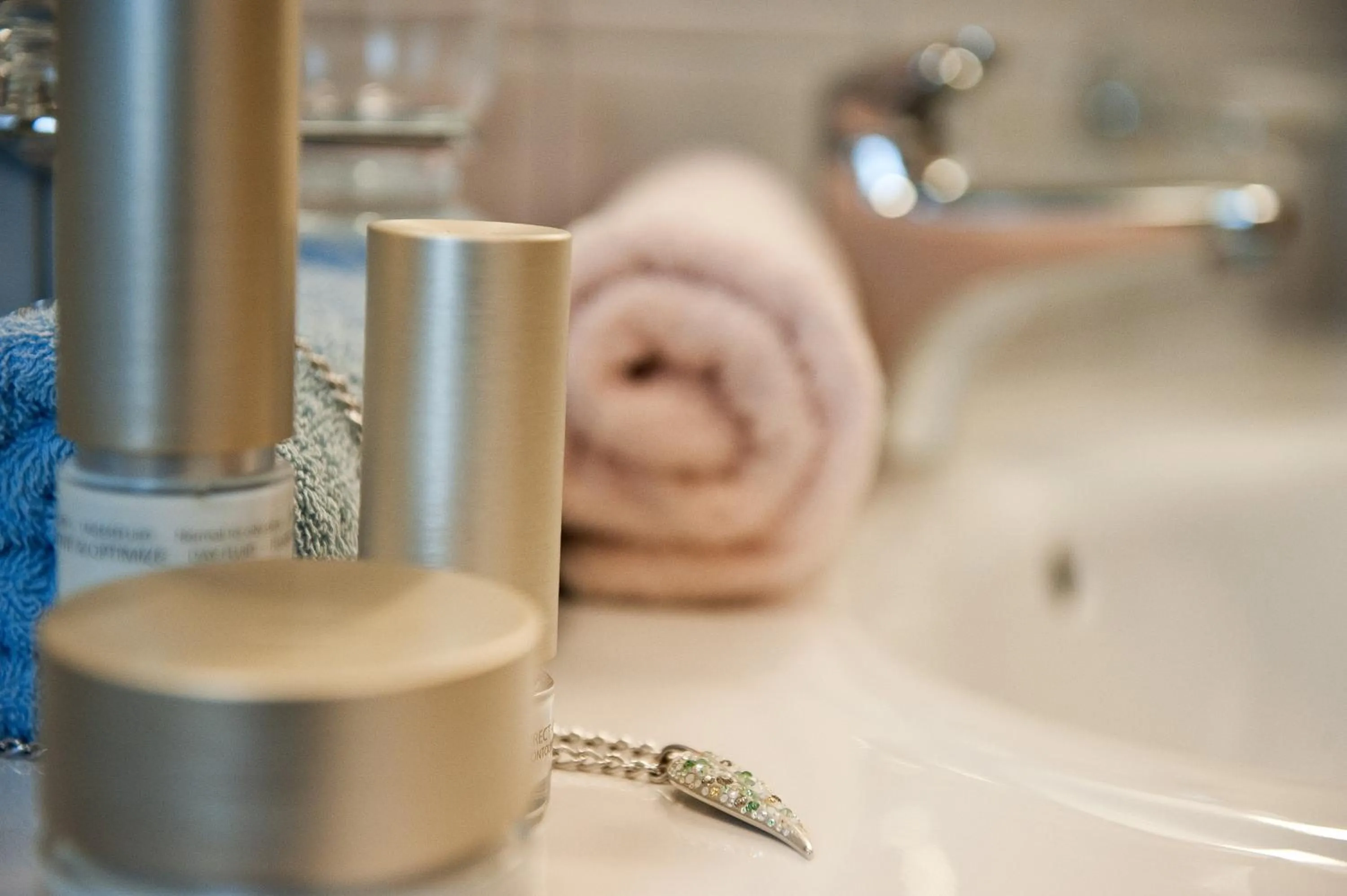 Decorative detail in Apart-Garni Motnaida