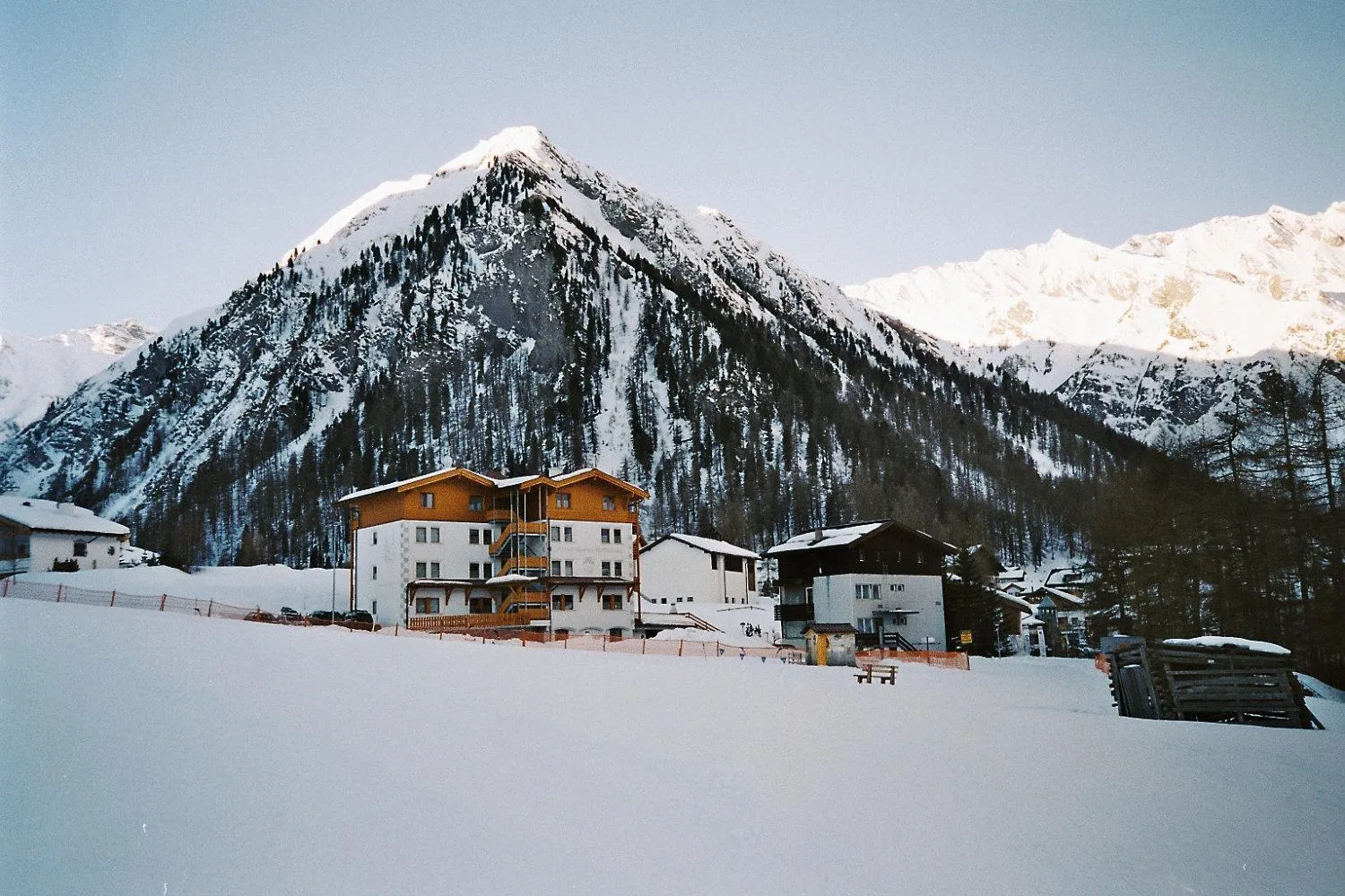 Facade/entrance in Apart-Garni Motnaida
