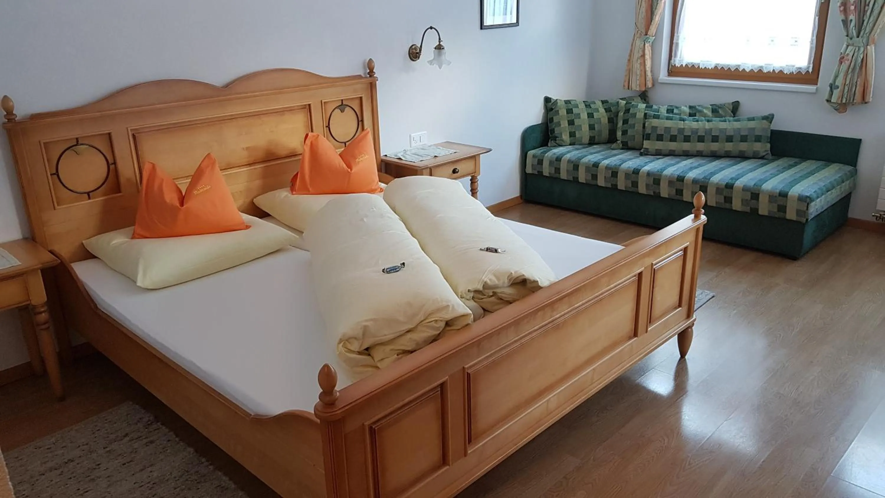 Bed in Apart-Garni Motnaida