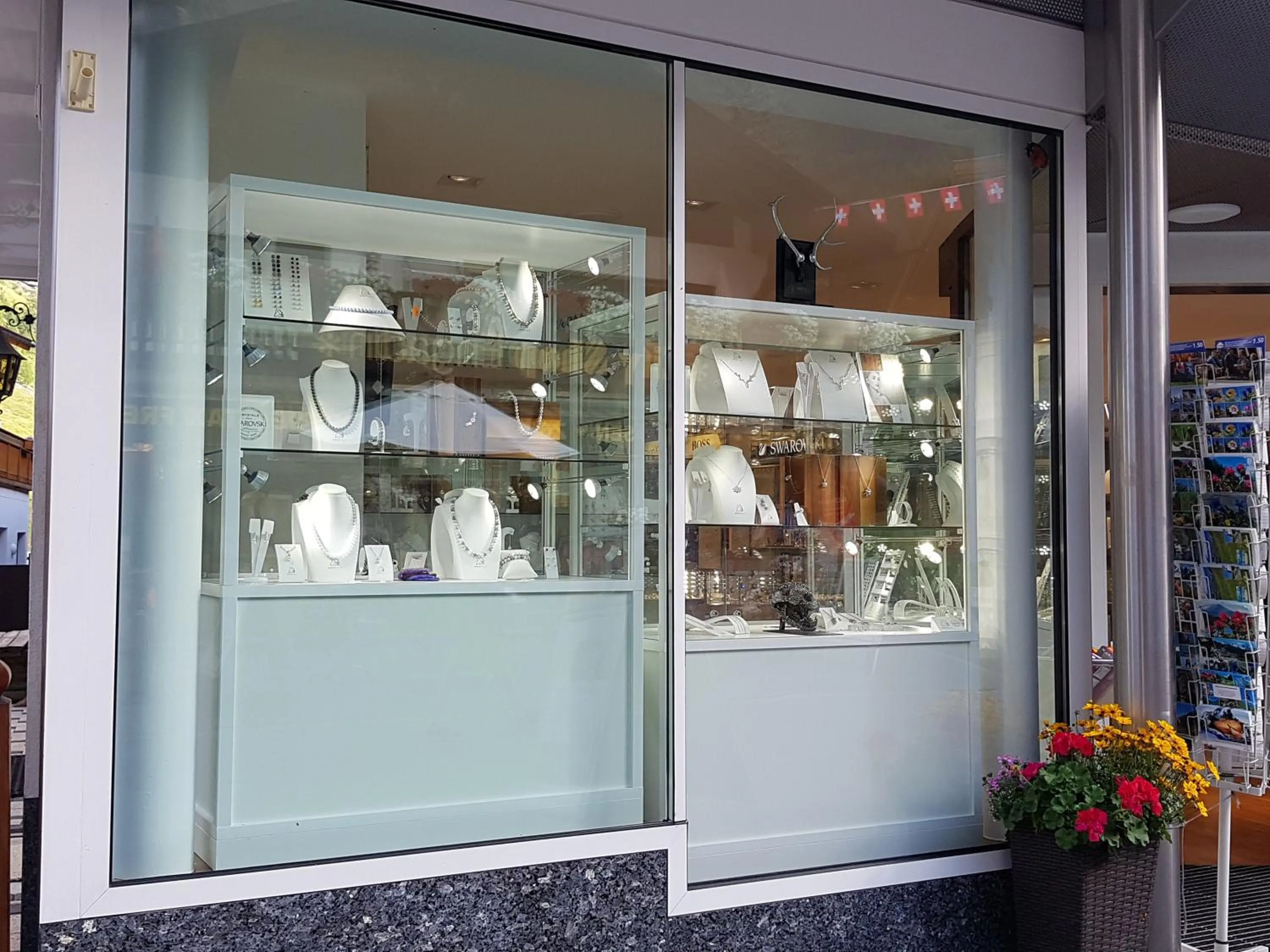 Shopping Area in Apart-Garni Motnaida