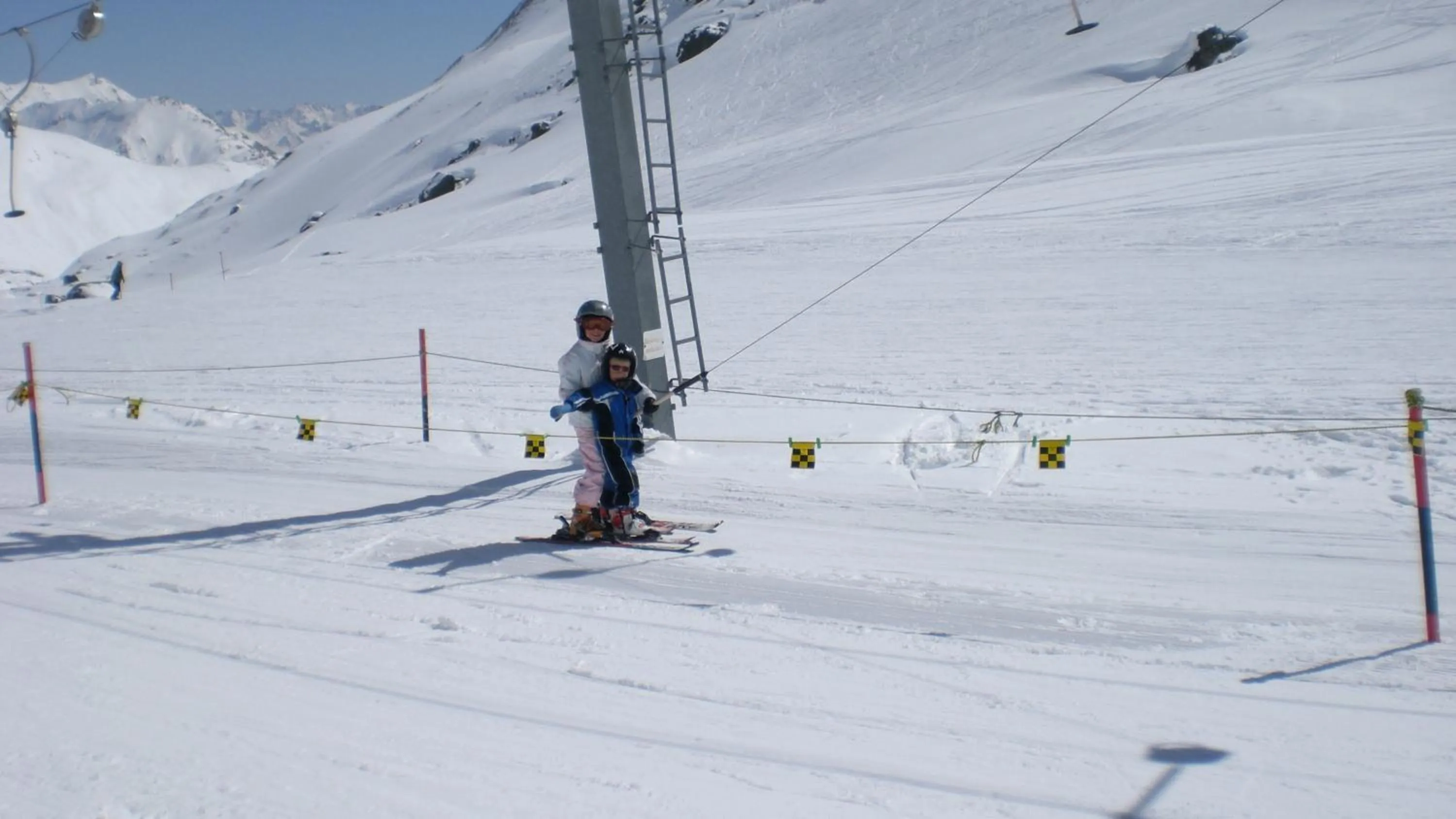 Skiing in Apart-Garni Motnaida