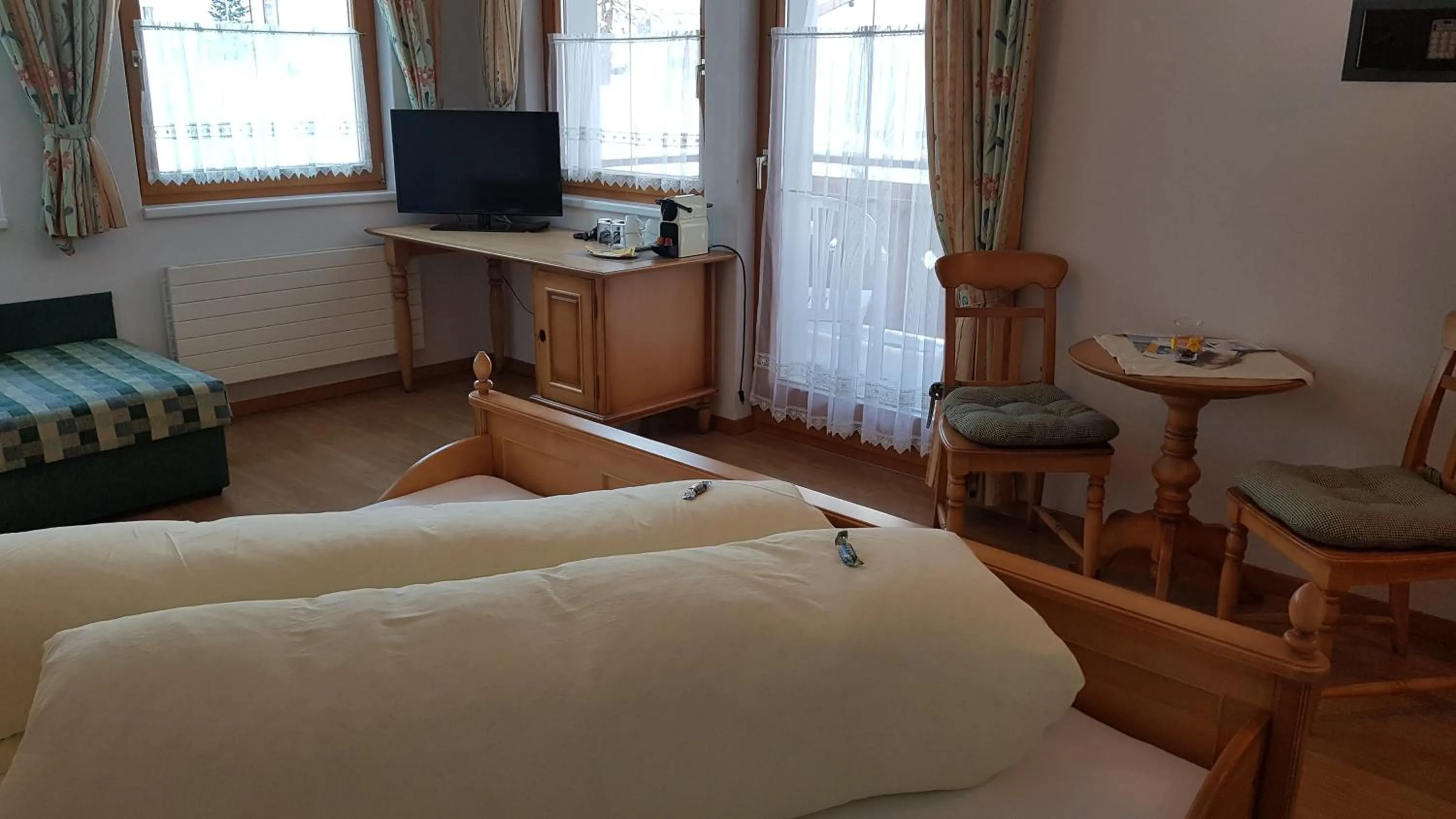 Bed in Apart-Garni Motnaida