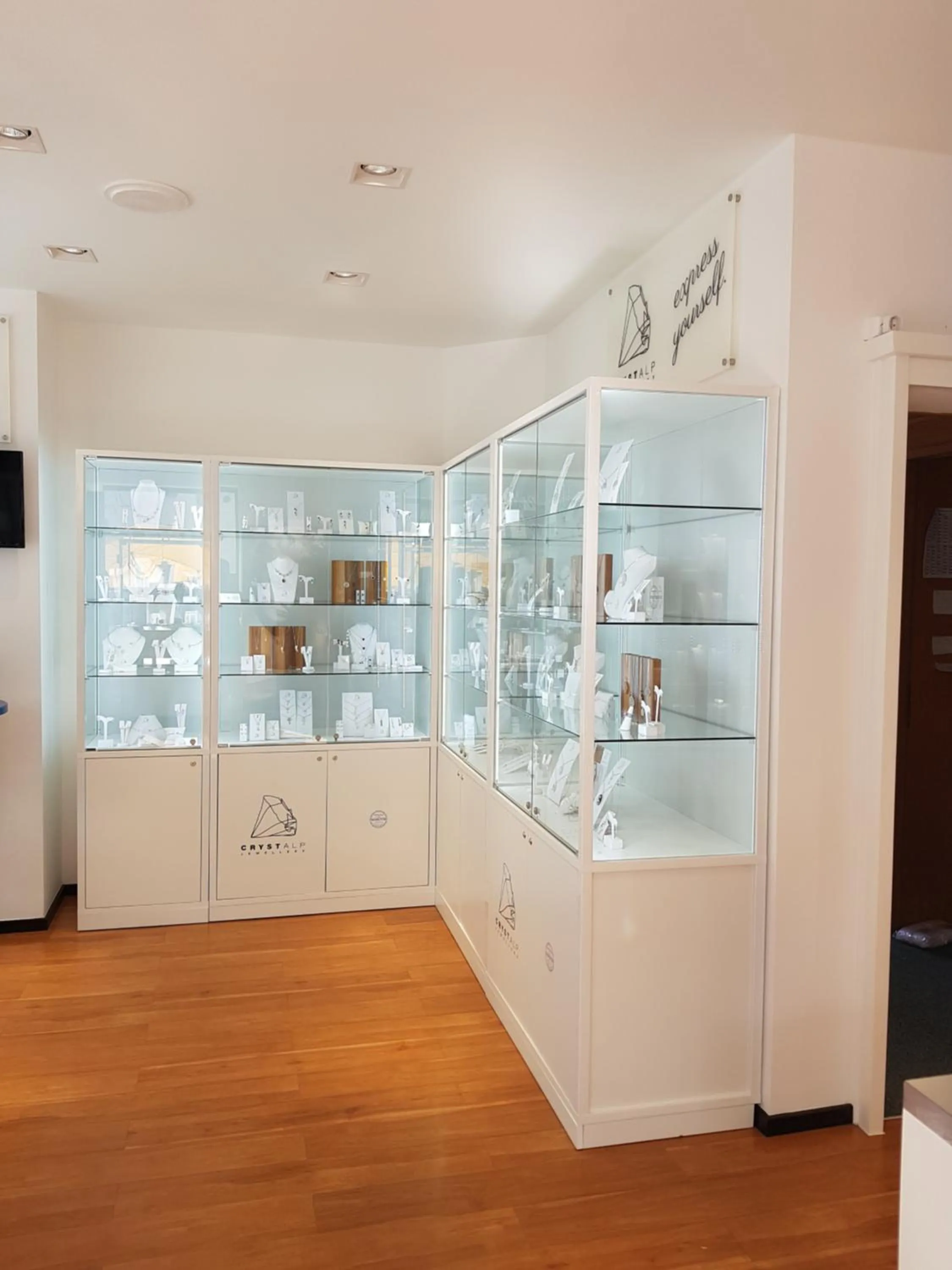 Shopping Area in Apart-Garni Motnaida