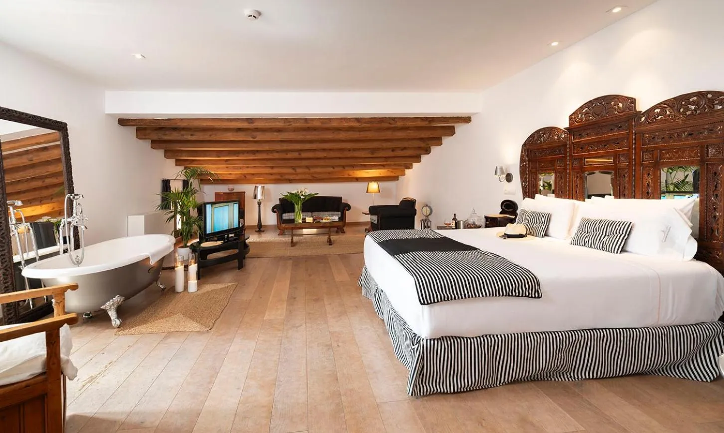 Property building, Bed in Sant Pere del Bosc Hotel & Spa - Adults Recommended