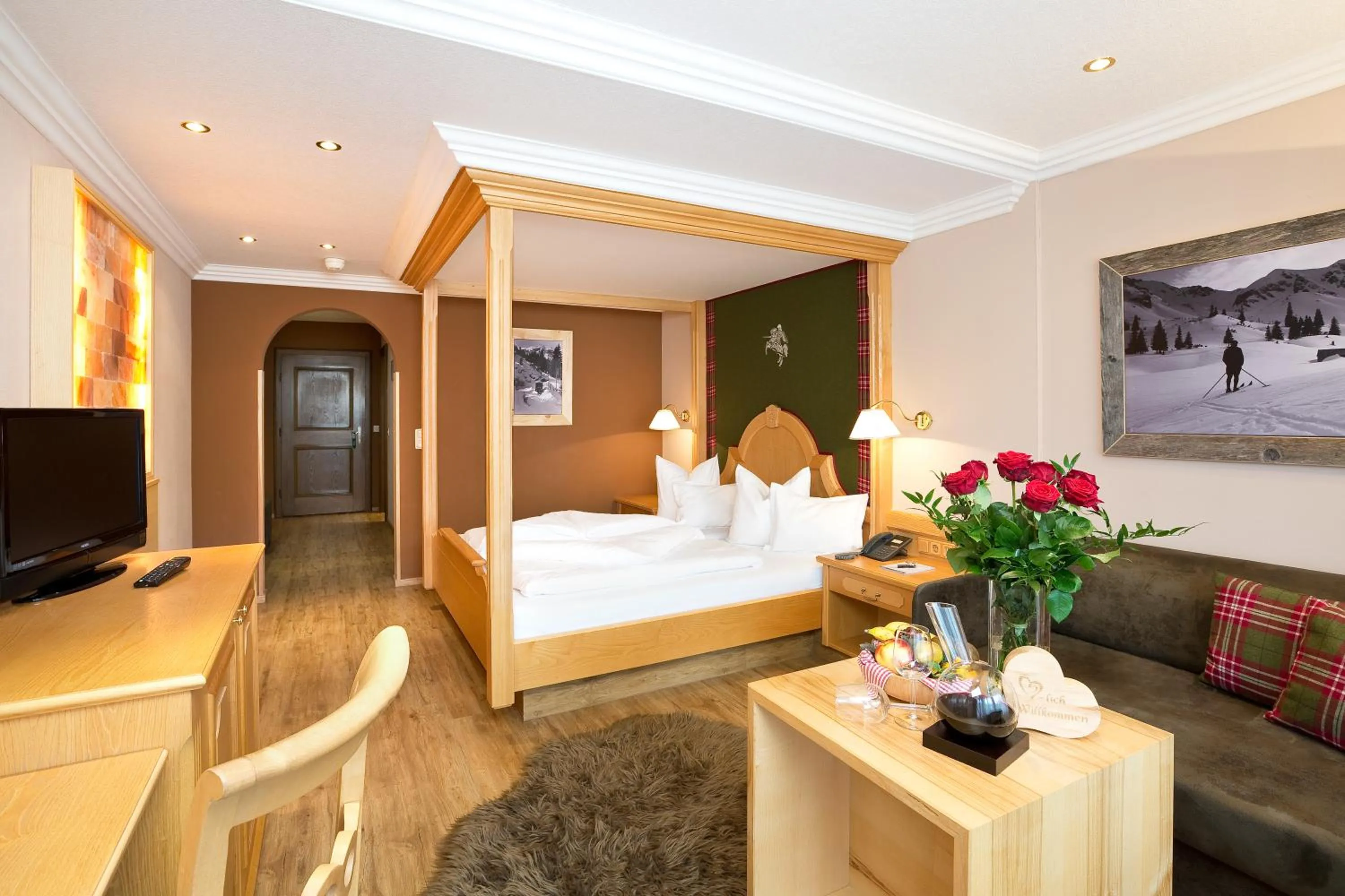 Photo of the whole room, Bed in Hotel "Zum Ritter"