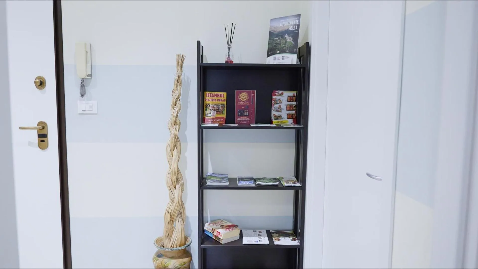 Facade/entrance in B&B Alpaca Biella