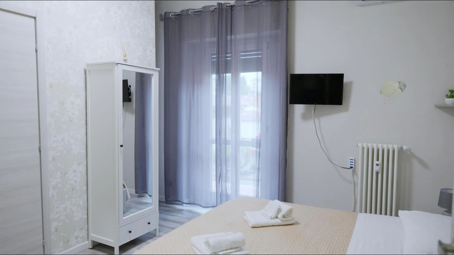 Bedroom, Bed in B&B Alpaca Biella