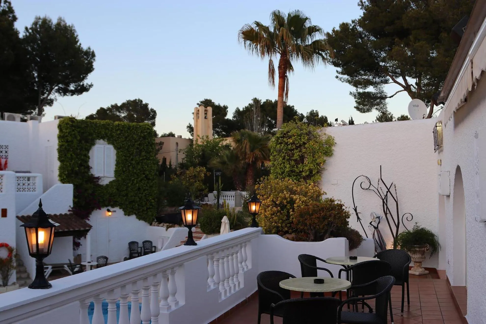 Villa Columbus Rooms and Restaurant