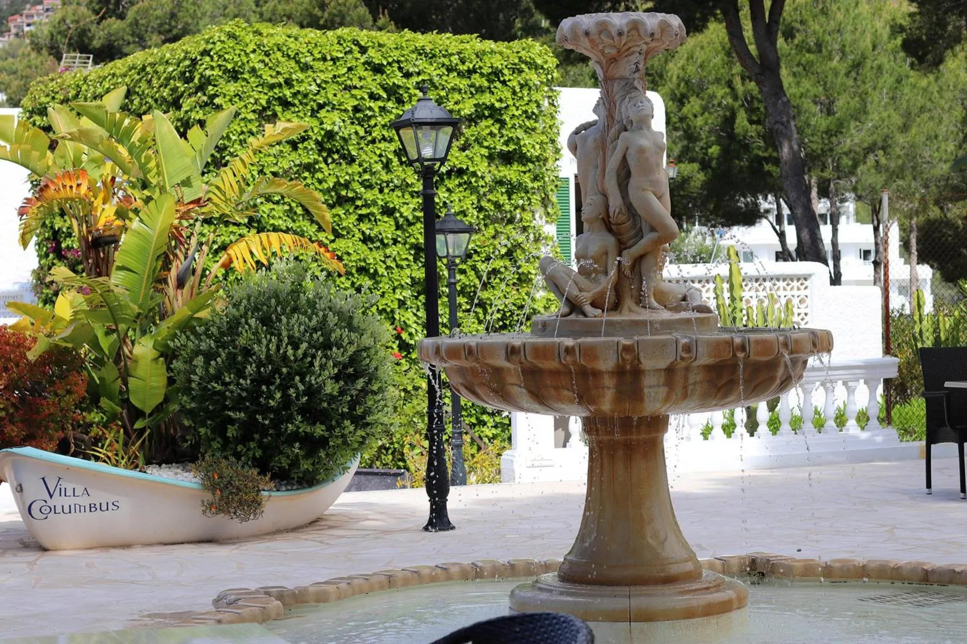 Villa Columbus Rooms and Restaurant