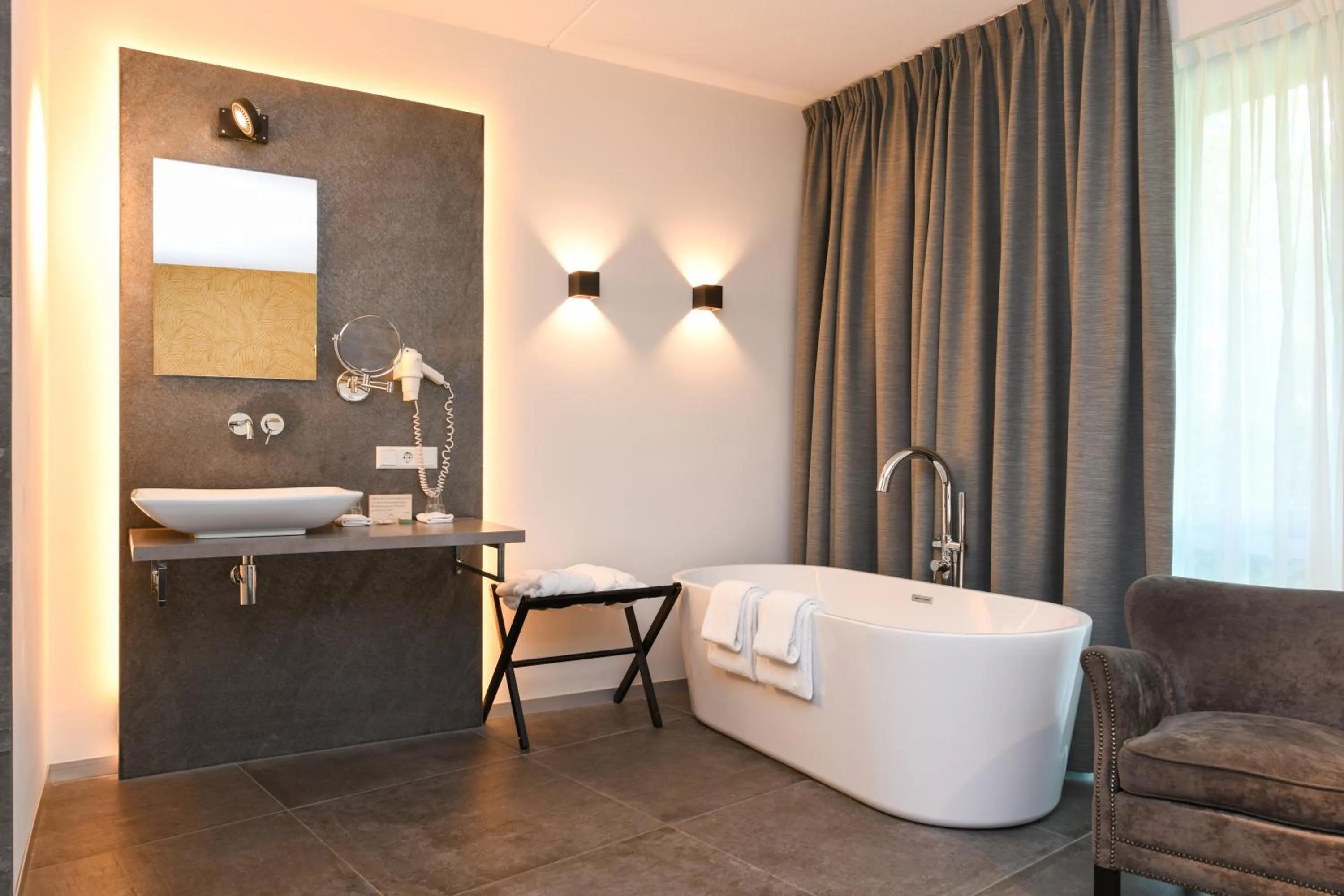 Bathroom in Hotel De Roode Schuur