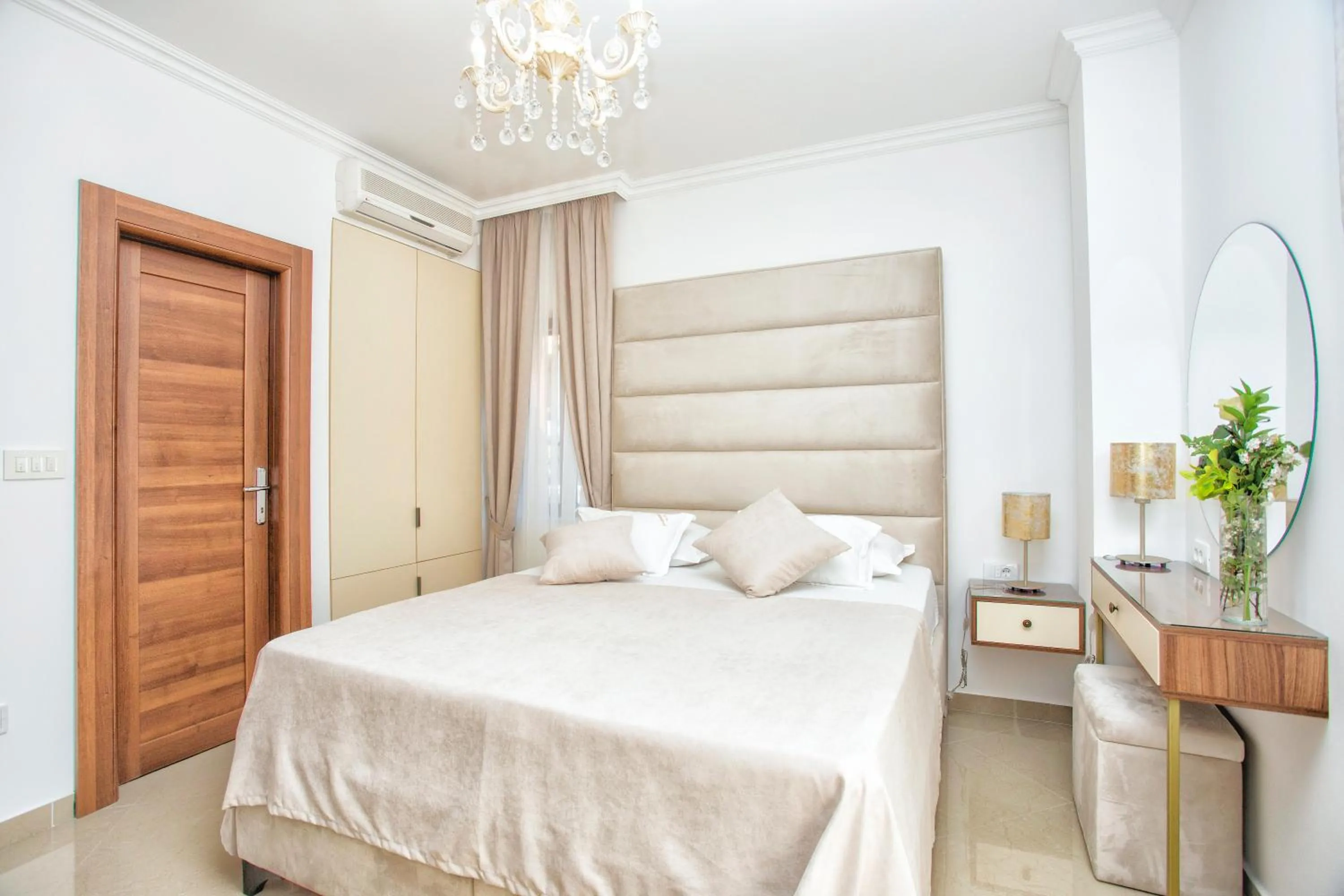 Bedroom, Bed in Hotel Admiral