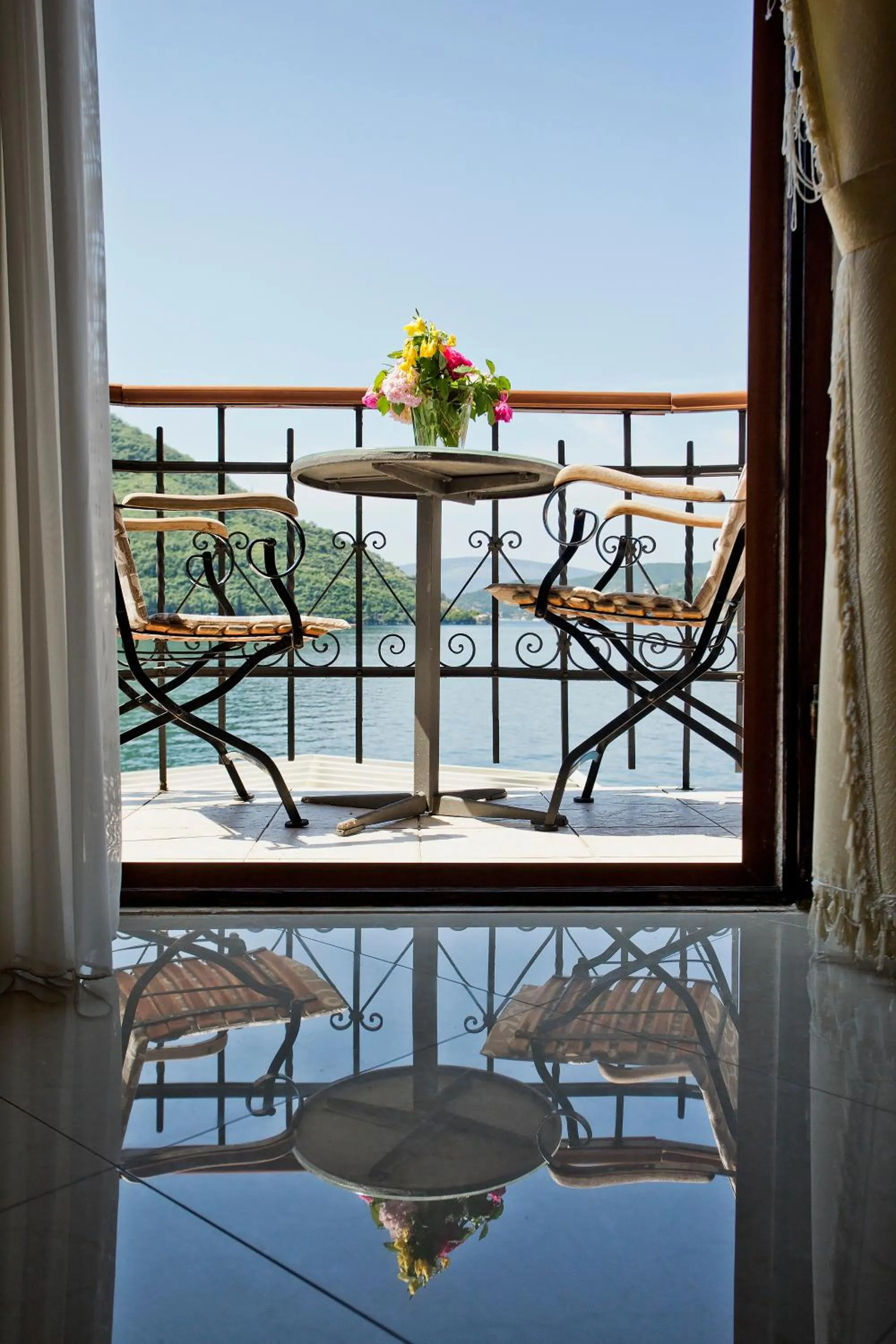 Photo of the whole room in Hotel Admiral