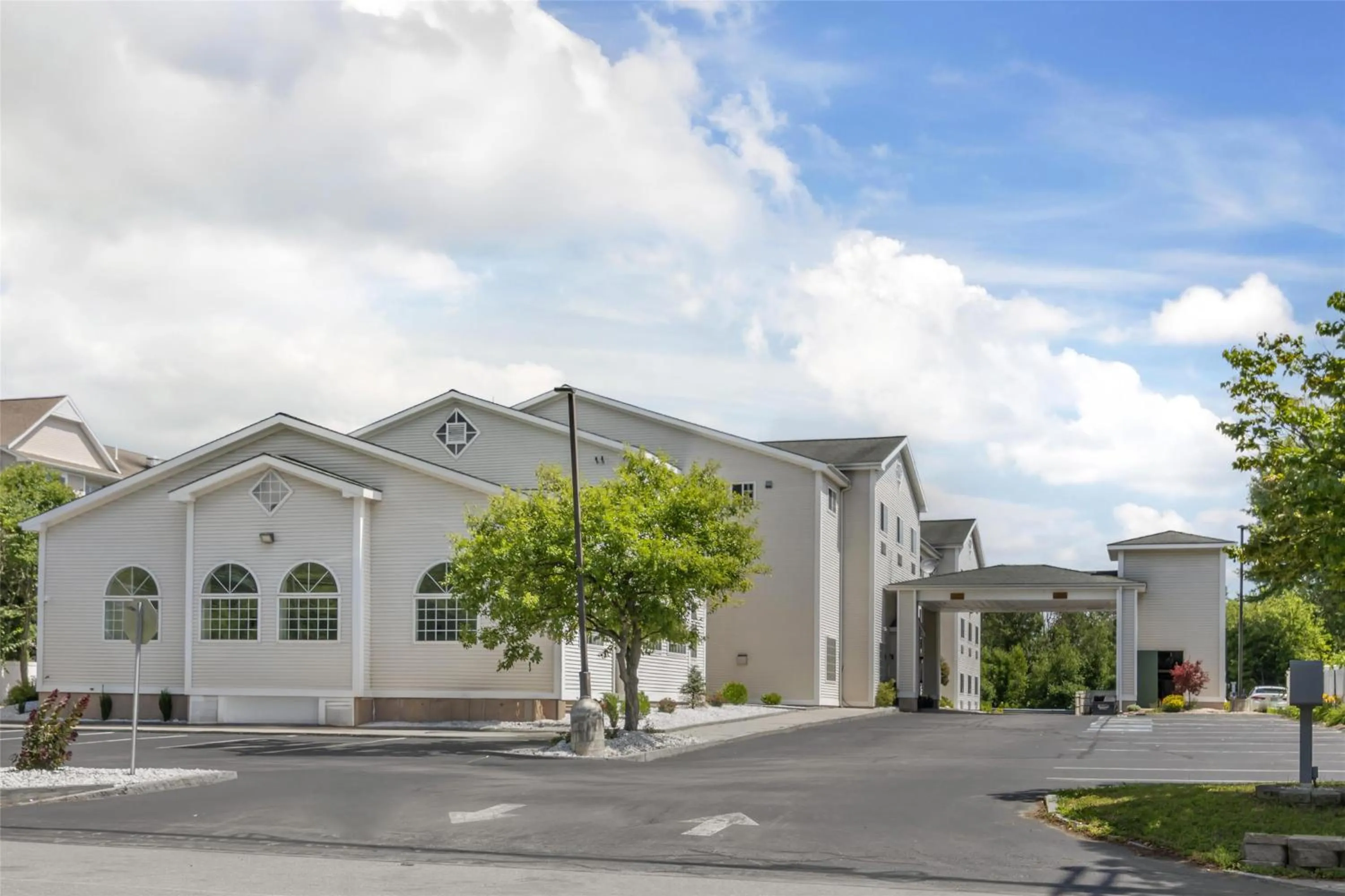 Property building in Best Western Concord Inn and Suites