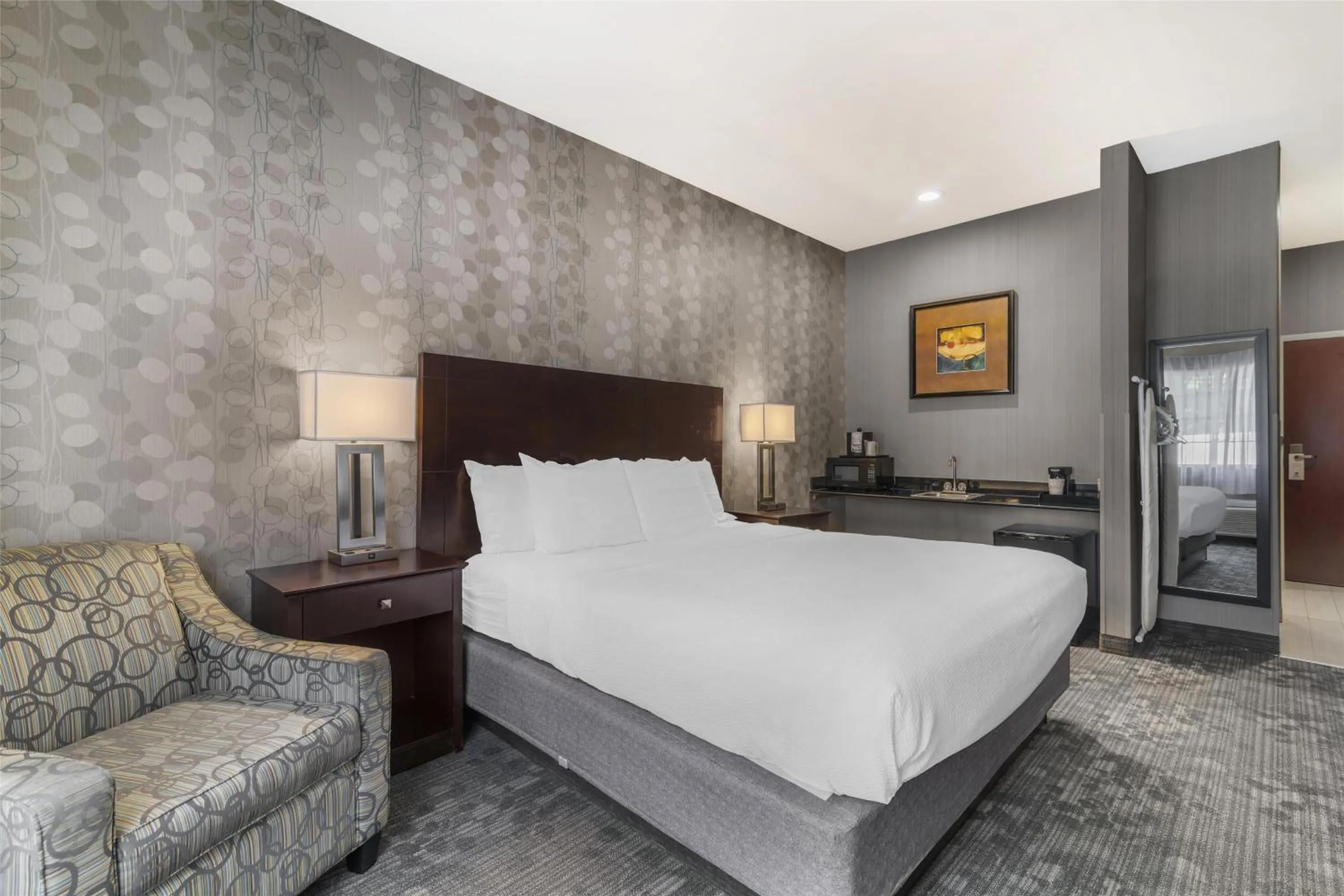 Bedroom, Bed in Best Western Concord Inn and Suites