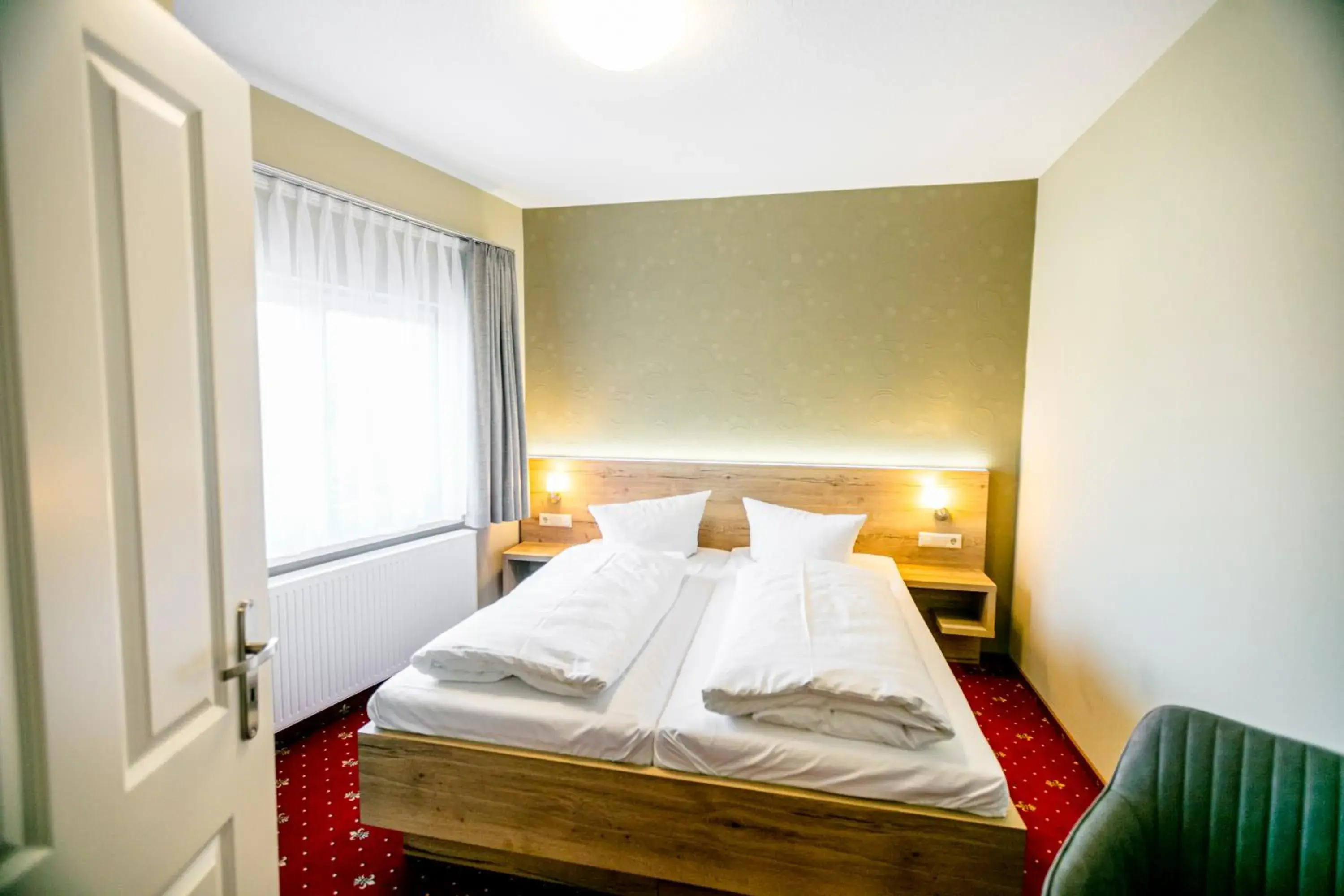 Deluxe Room - single occupancy in Hotel Zum Goldenen Löwen Deluxe Room - single occupancy in Hotel Zum Goldenen Löwen