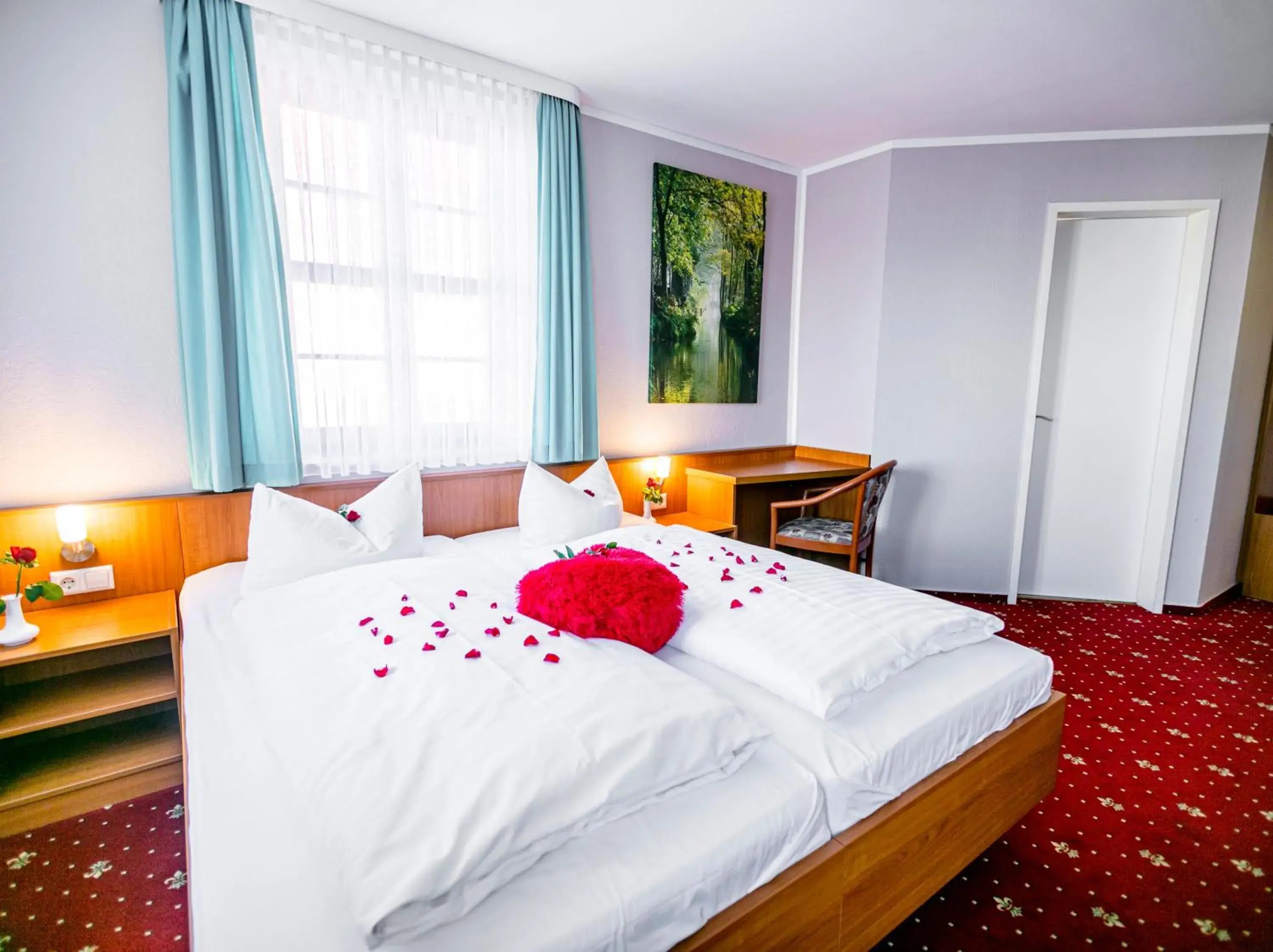 Double Room - single occupancy in Hotel Zum Goldenen Löwen Double Room - single occupancy in Hotel Zum Goldenen Löwen