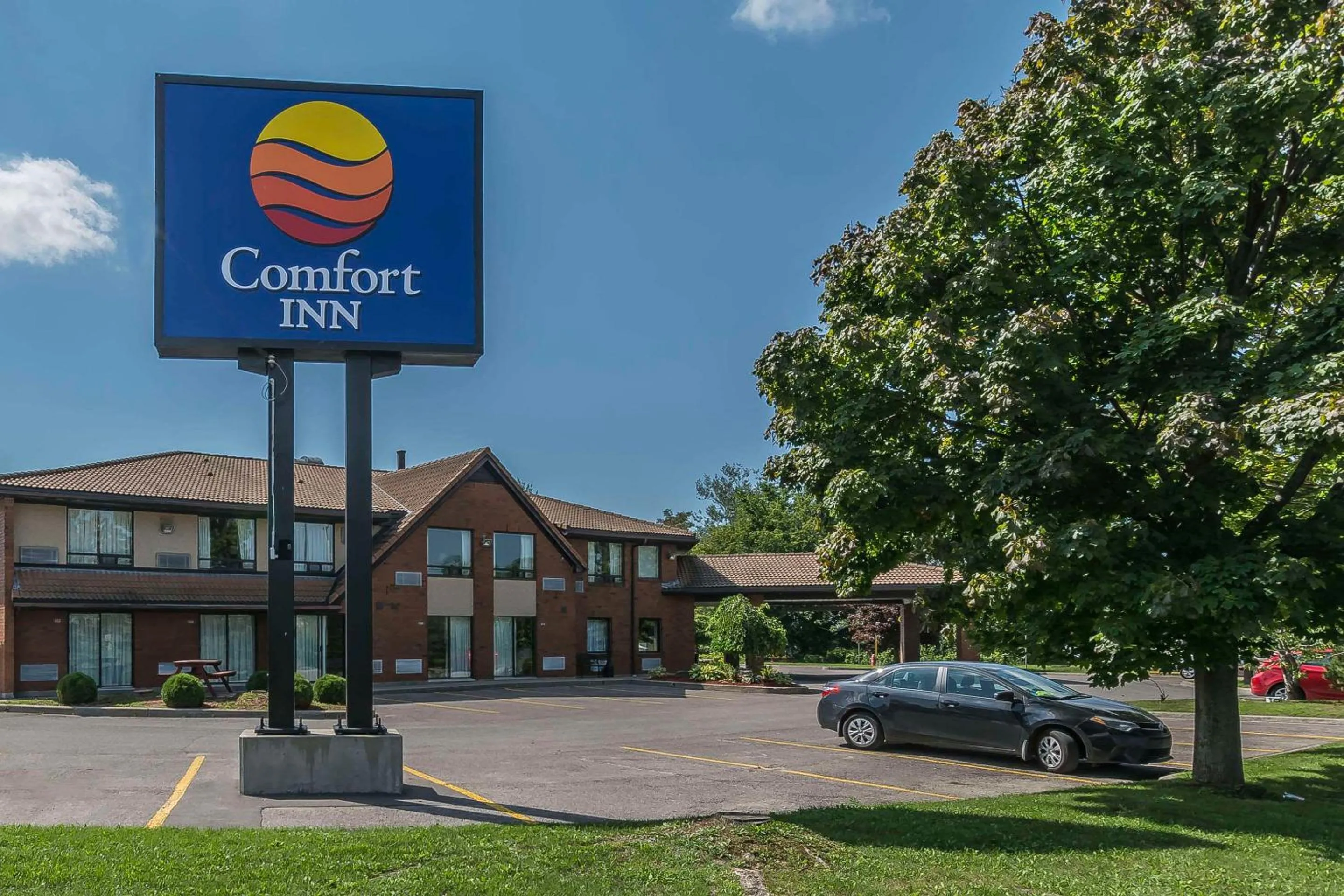 Property building in Comfort Inn Cobourg