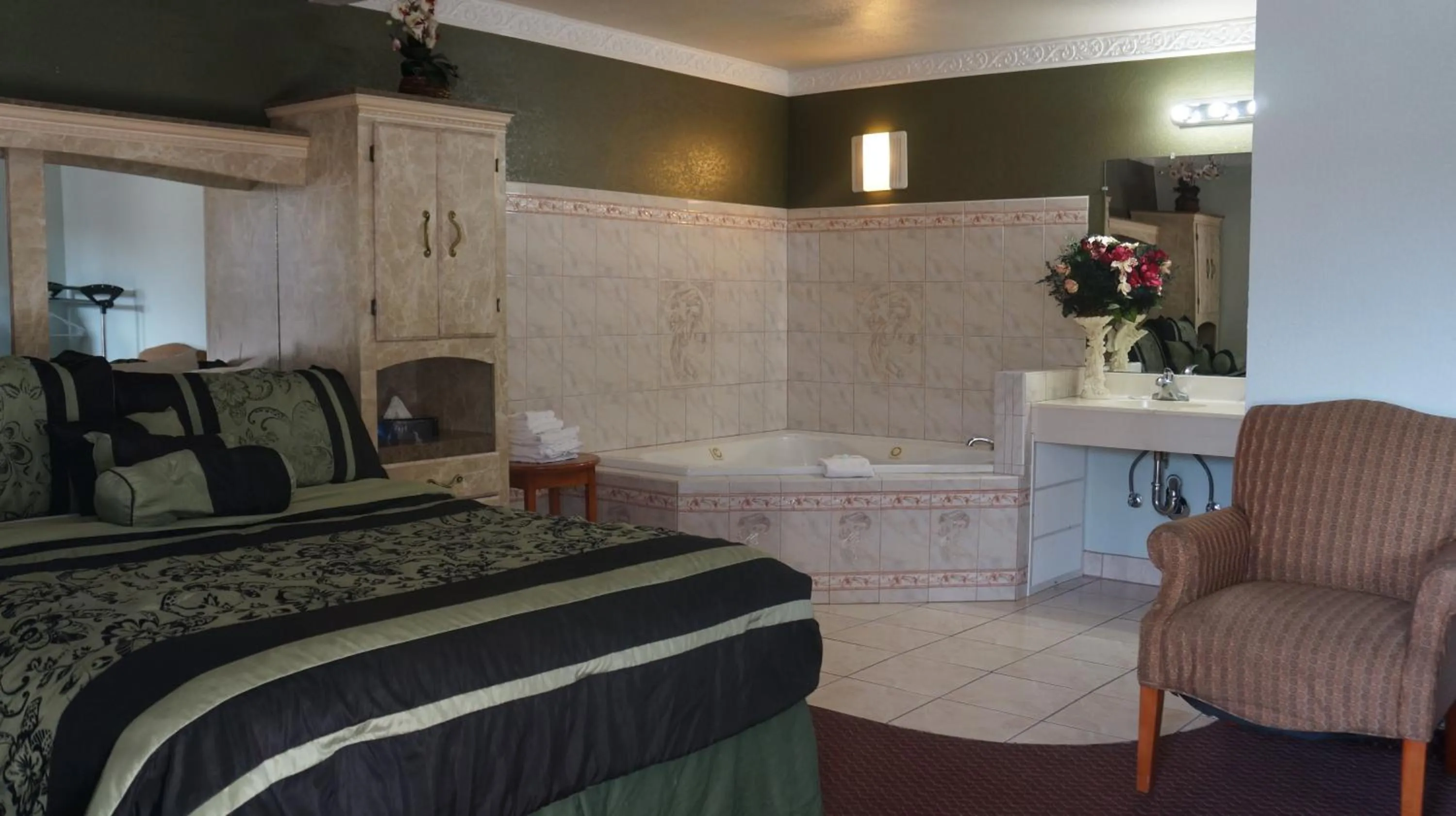 Sycamore Inn Chico University Area