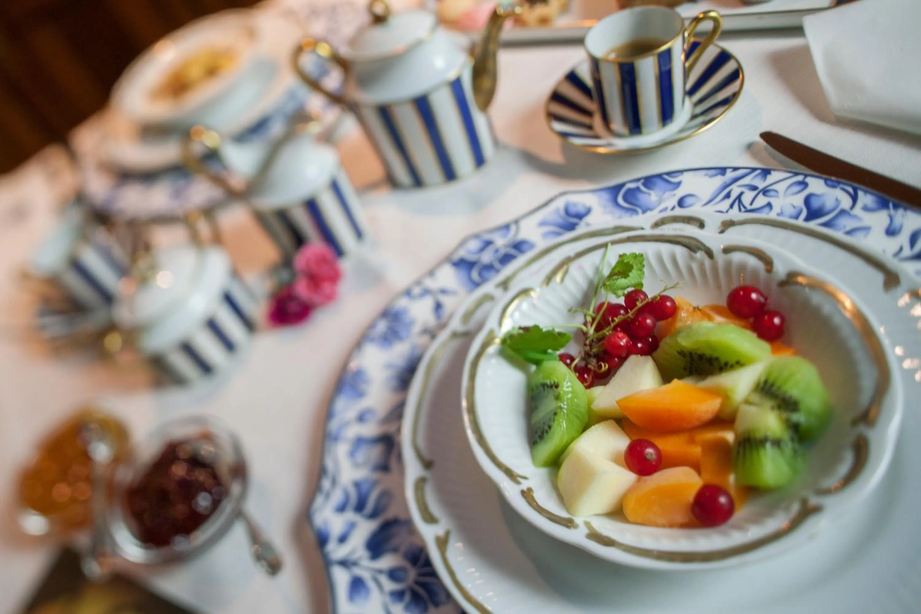 Restaurant/places to eat in Hotel Luis