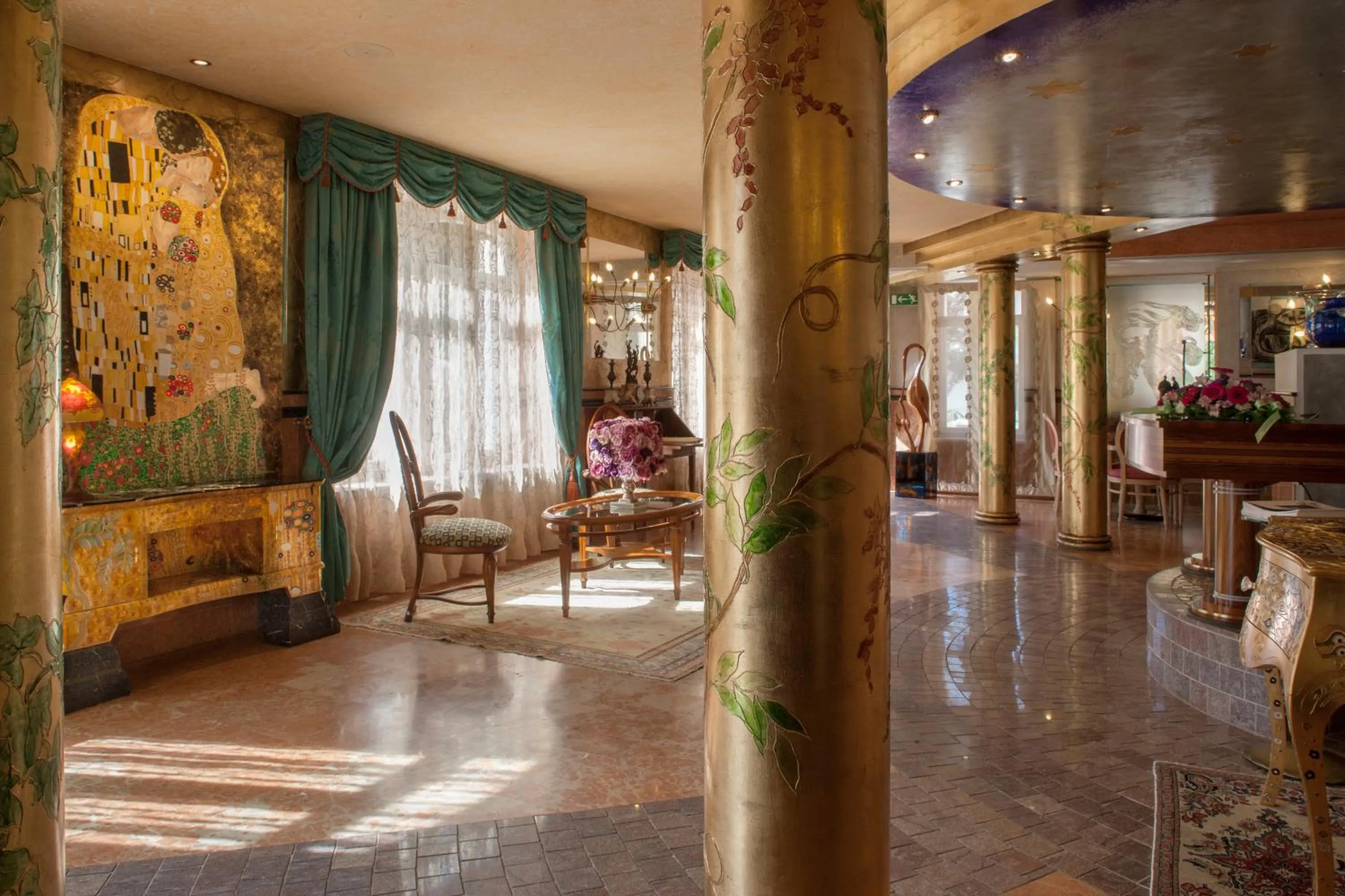 Lobby or reception in Hotel Luis