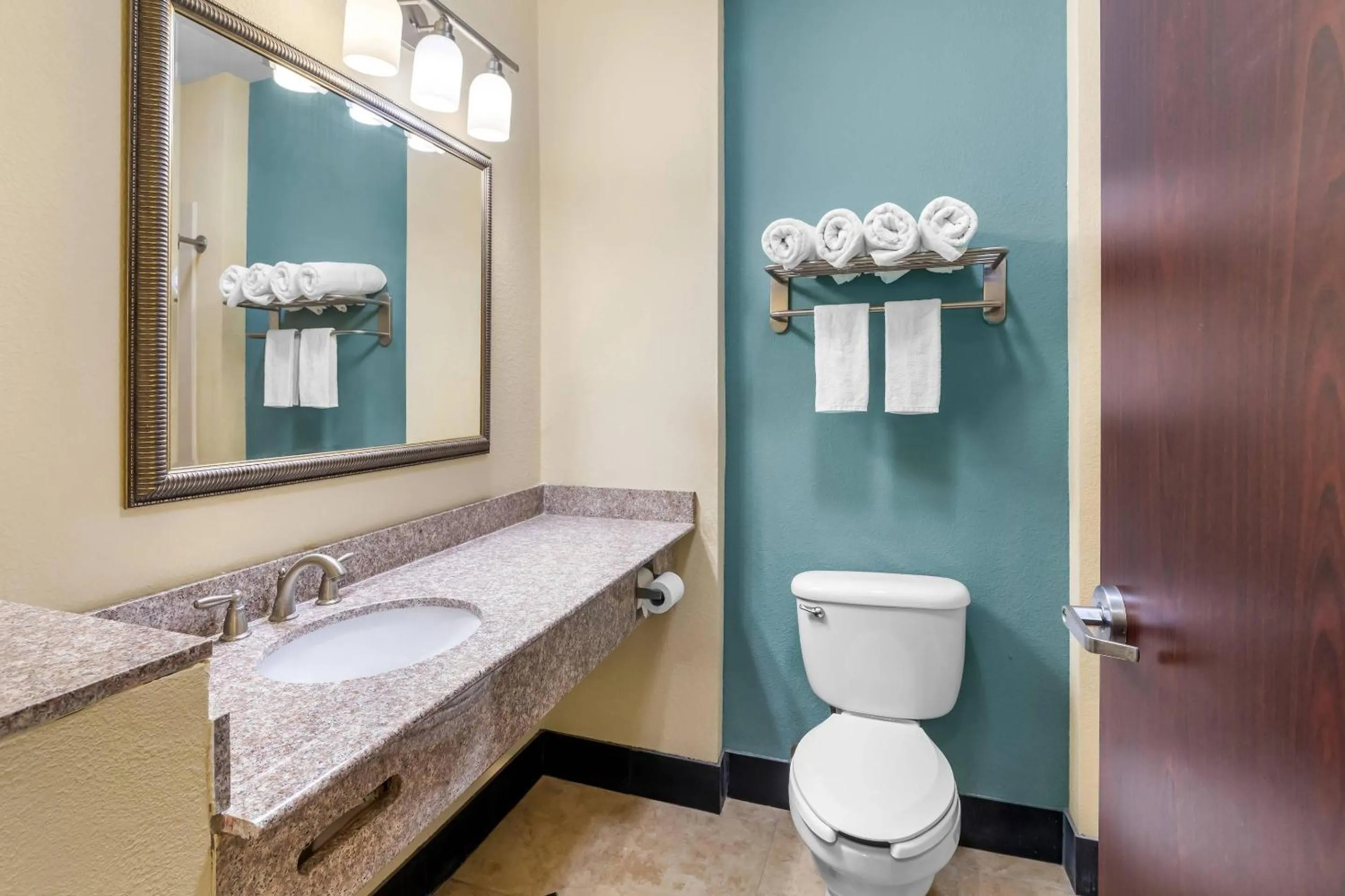 Bedroom in Quality Inn & Suites - Marlin