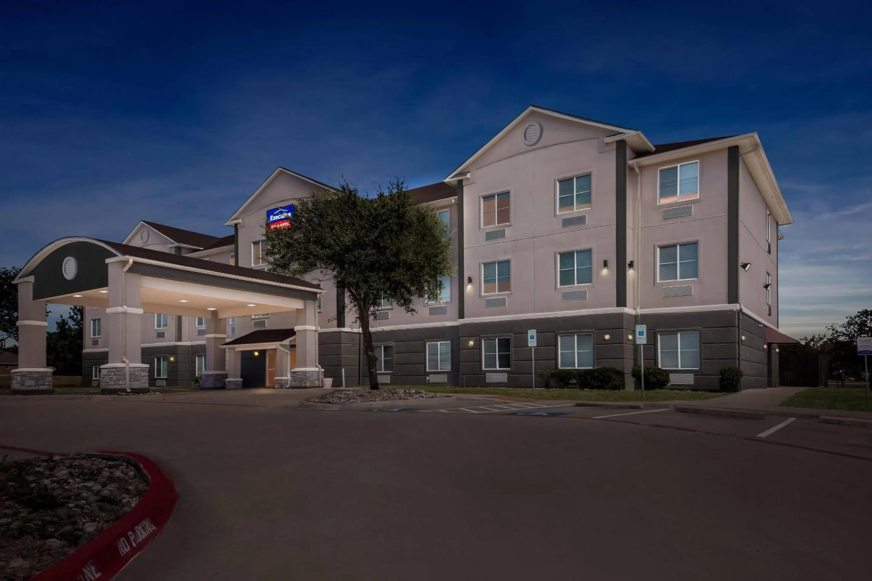 Property building in Quality Inn & Suites - Marlin