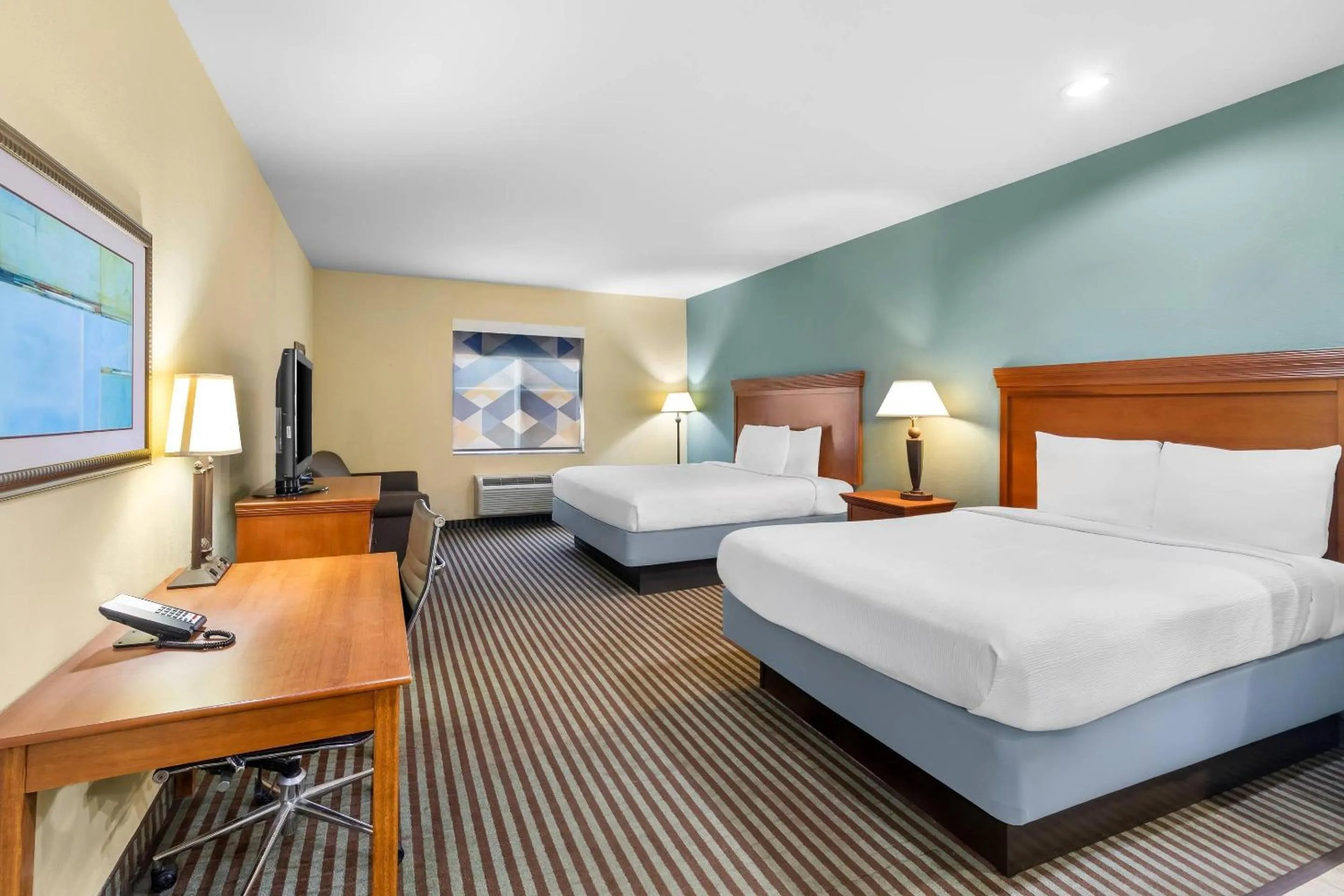 Bedroom, Bed in Quality Inn & Suites - Marlin