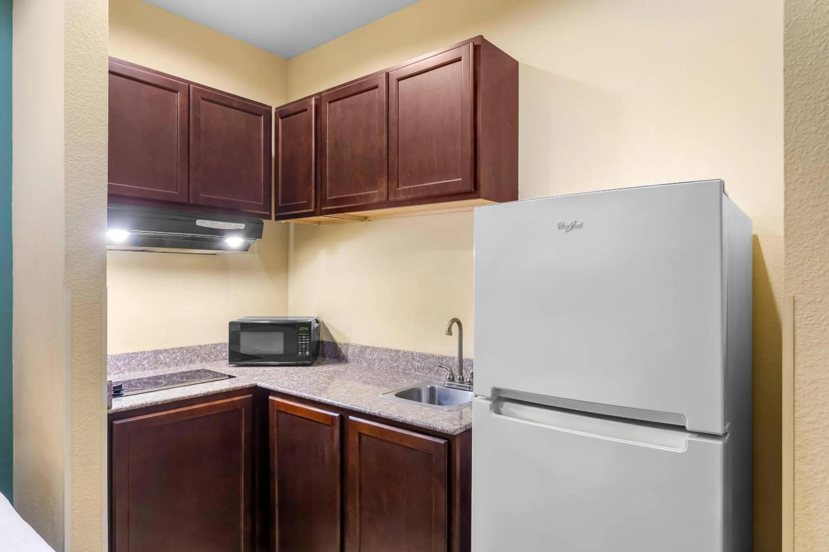 Bedroom in Quality Inn & Suites - Marlin