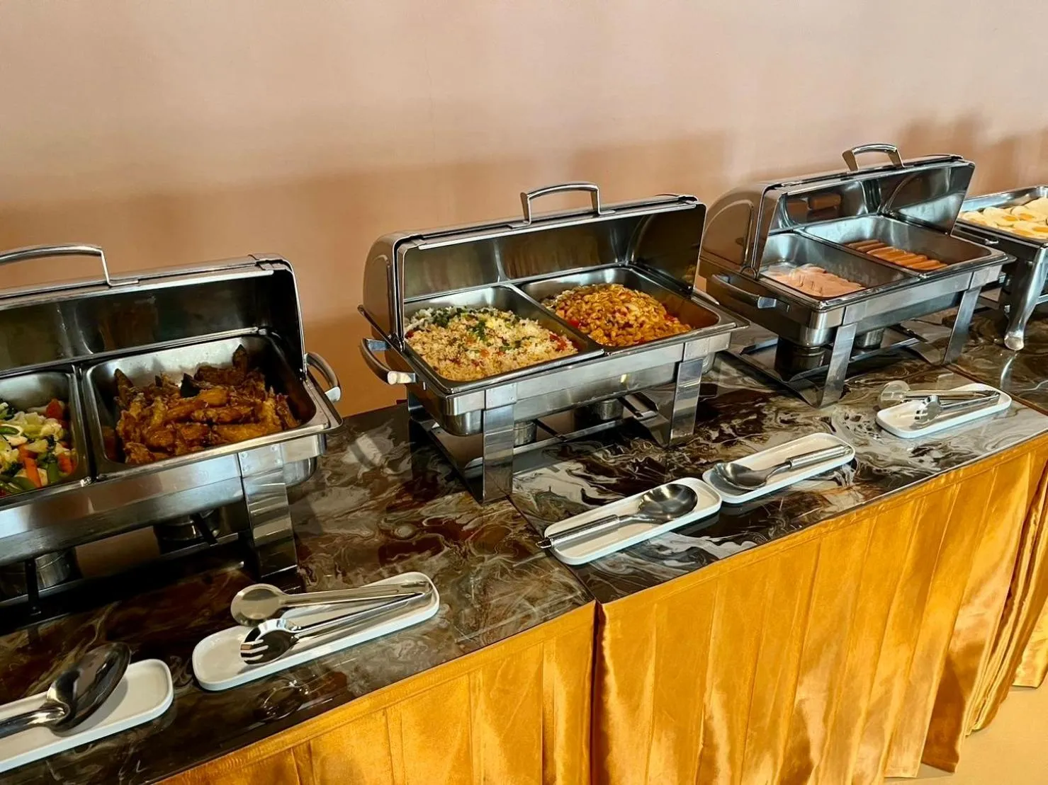 Food and drinks in Crown Pattaya Beach Hotel