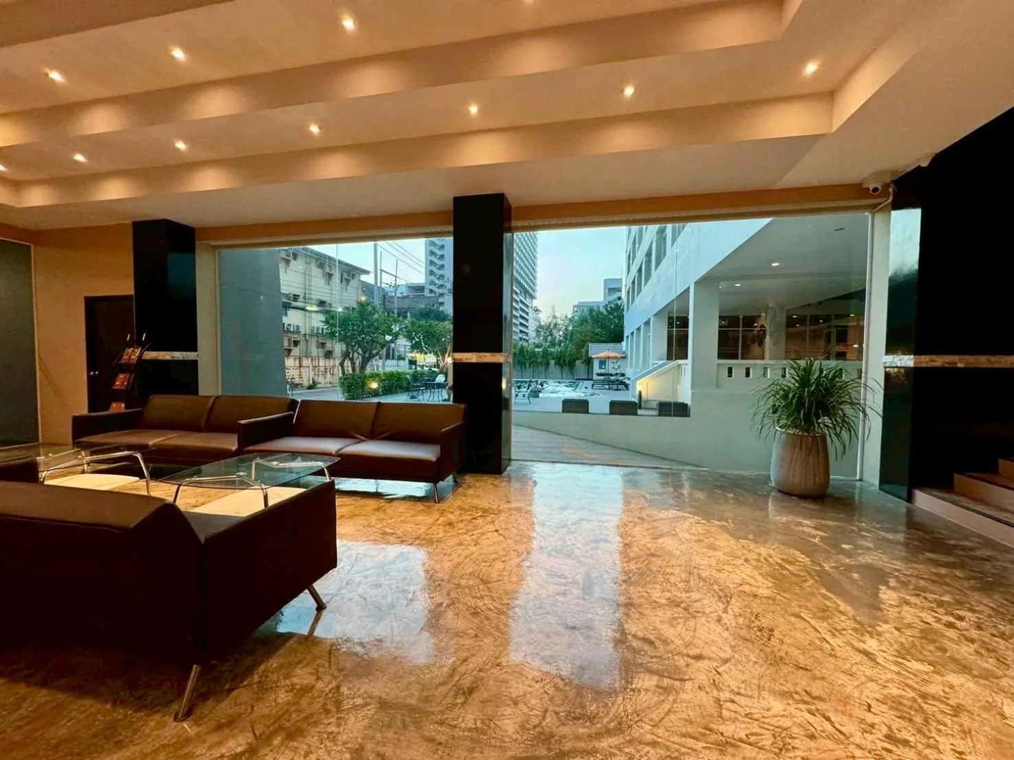 Lobby or reception in Crown Pattaya Beach Hotel