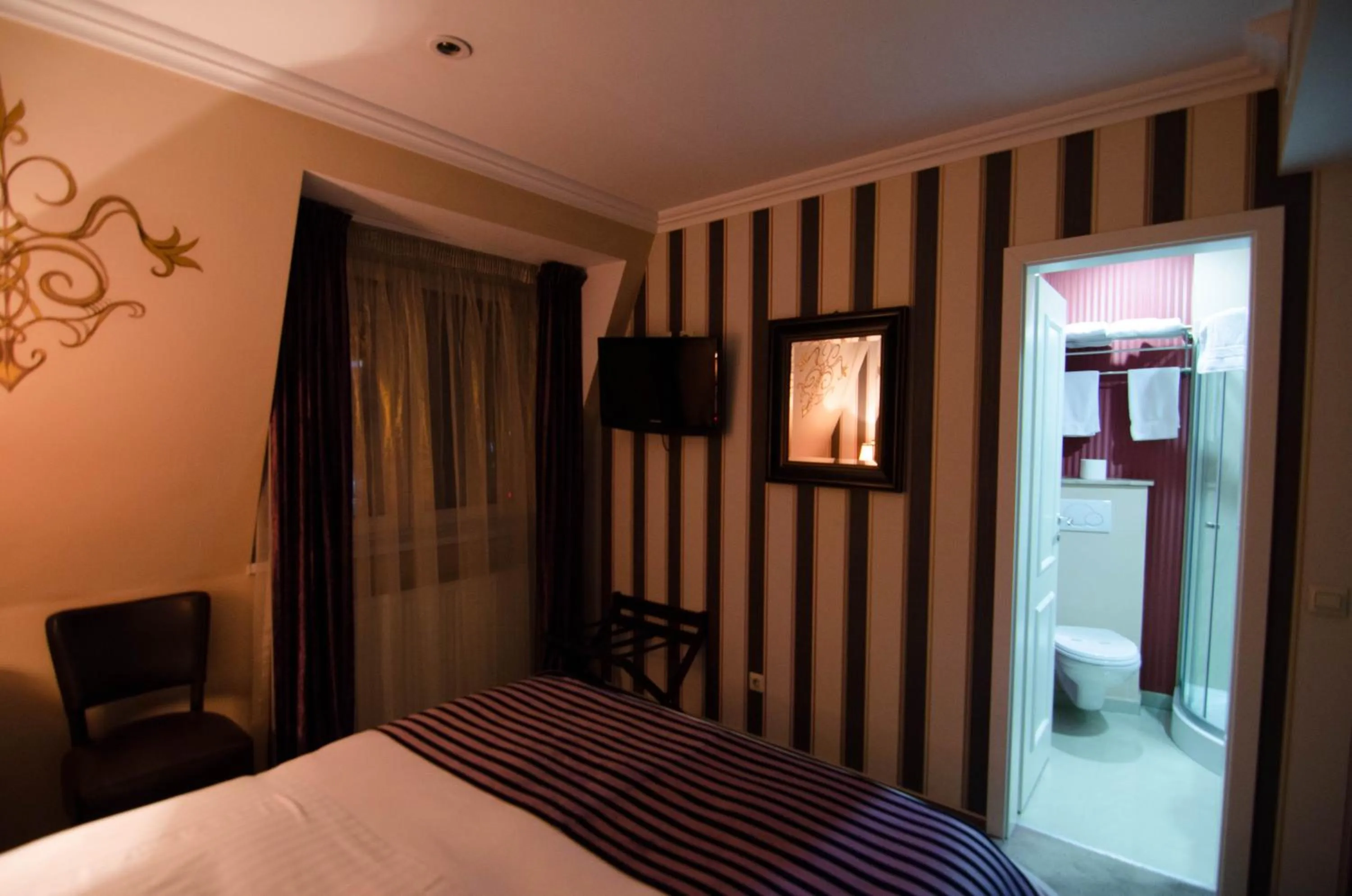 Bedroom, Bed in Hotel Boutique Monaco