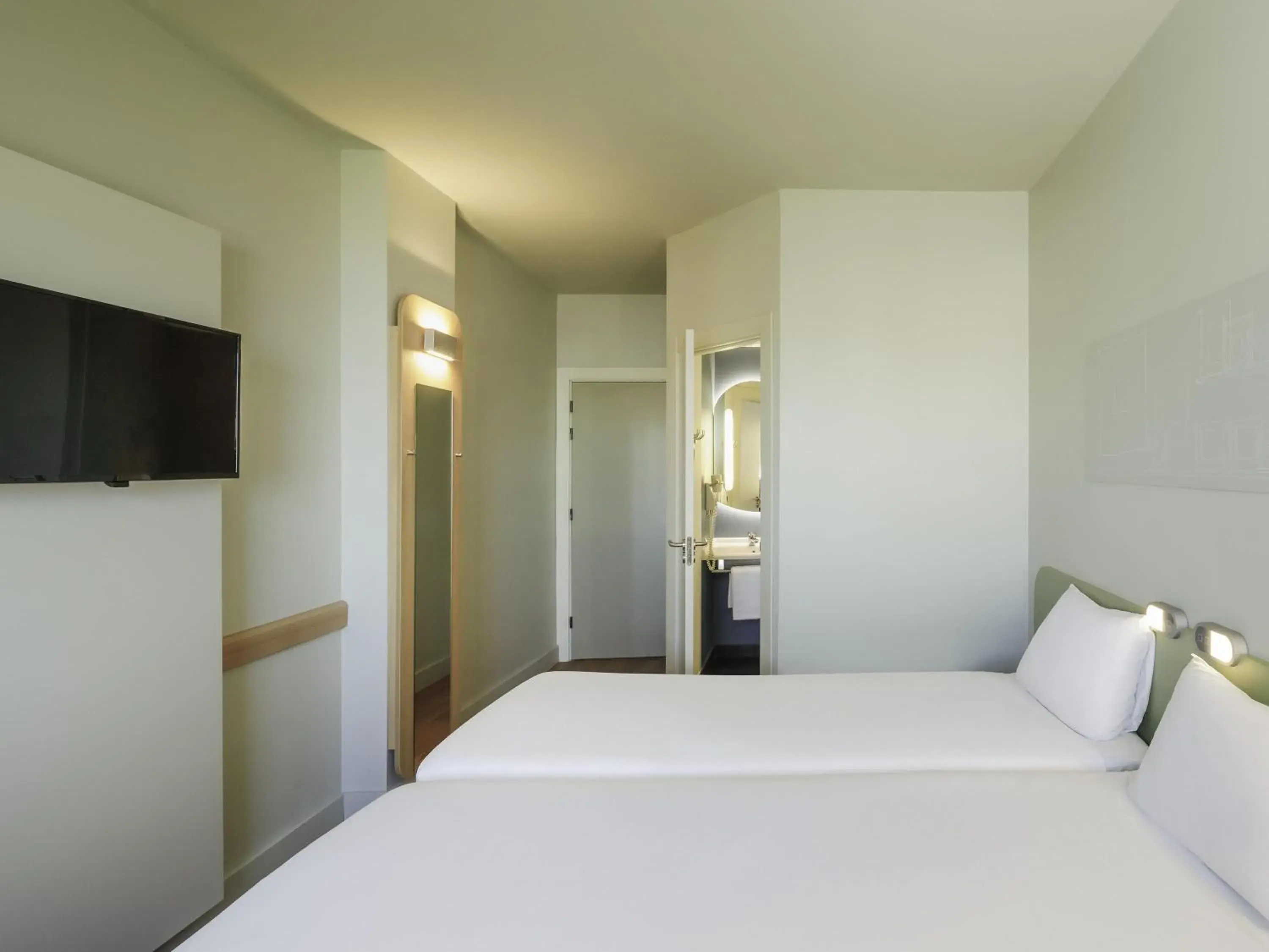 Twin Room in Ibis Budget Málaga Aeropuerto Avenida de Velazquez Twin Room in Ibis Budget Málaga Aeropuerto Avenida de Velazquez