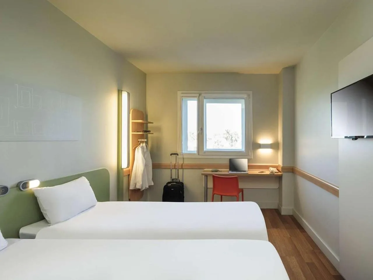 Photo of the whole room, Bed in Ibis Budget Málaga Aeropuerto Avenida de Velazquez