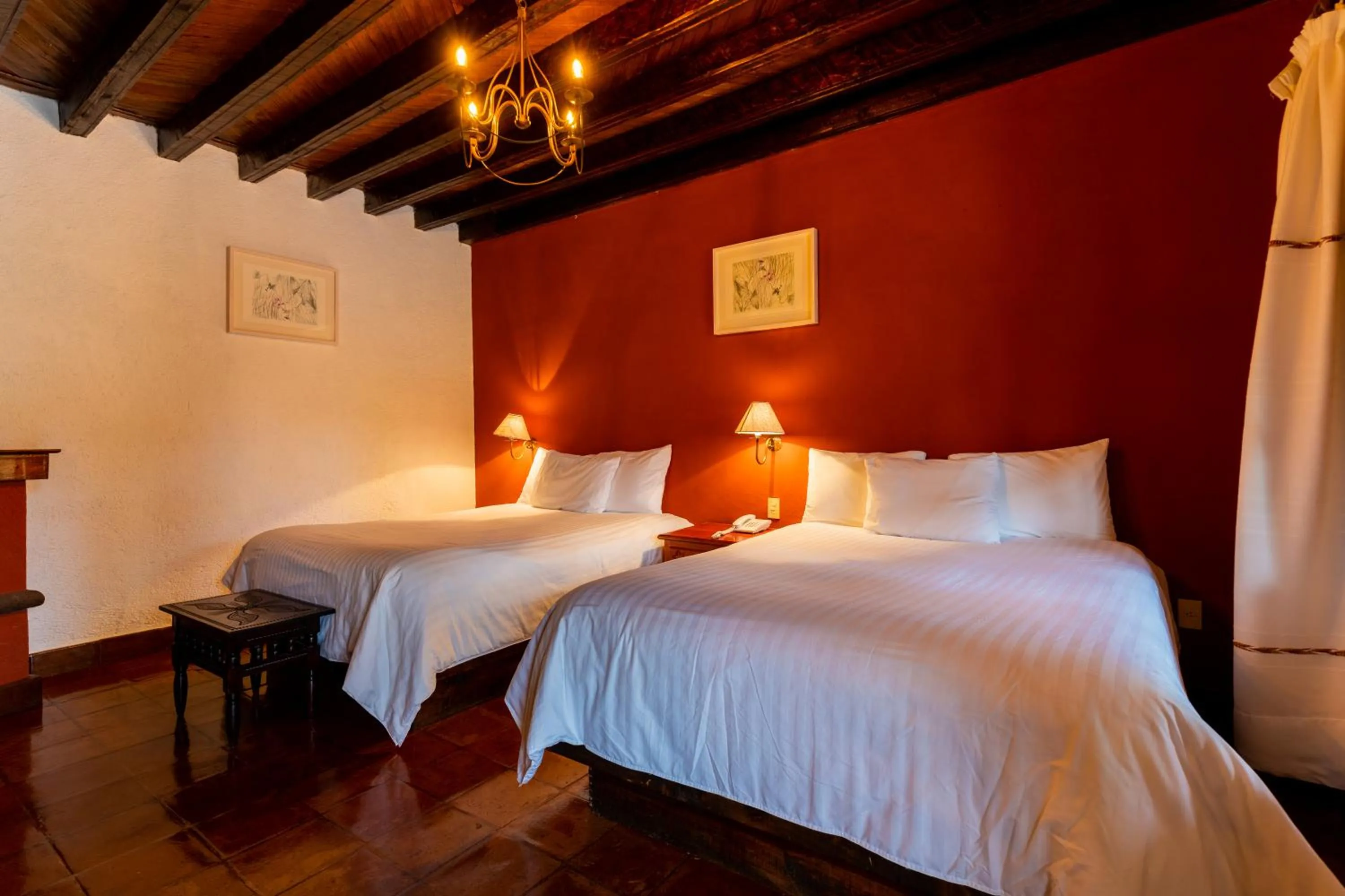 Bedroom, Bed in Mision Patzcuaro