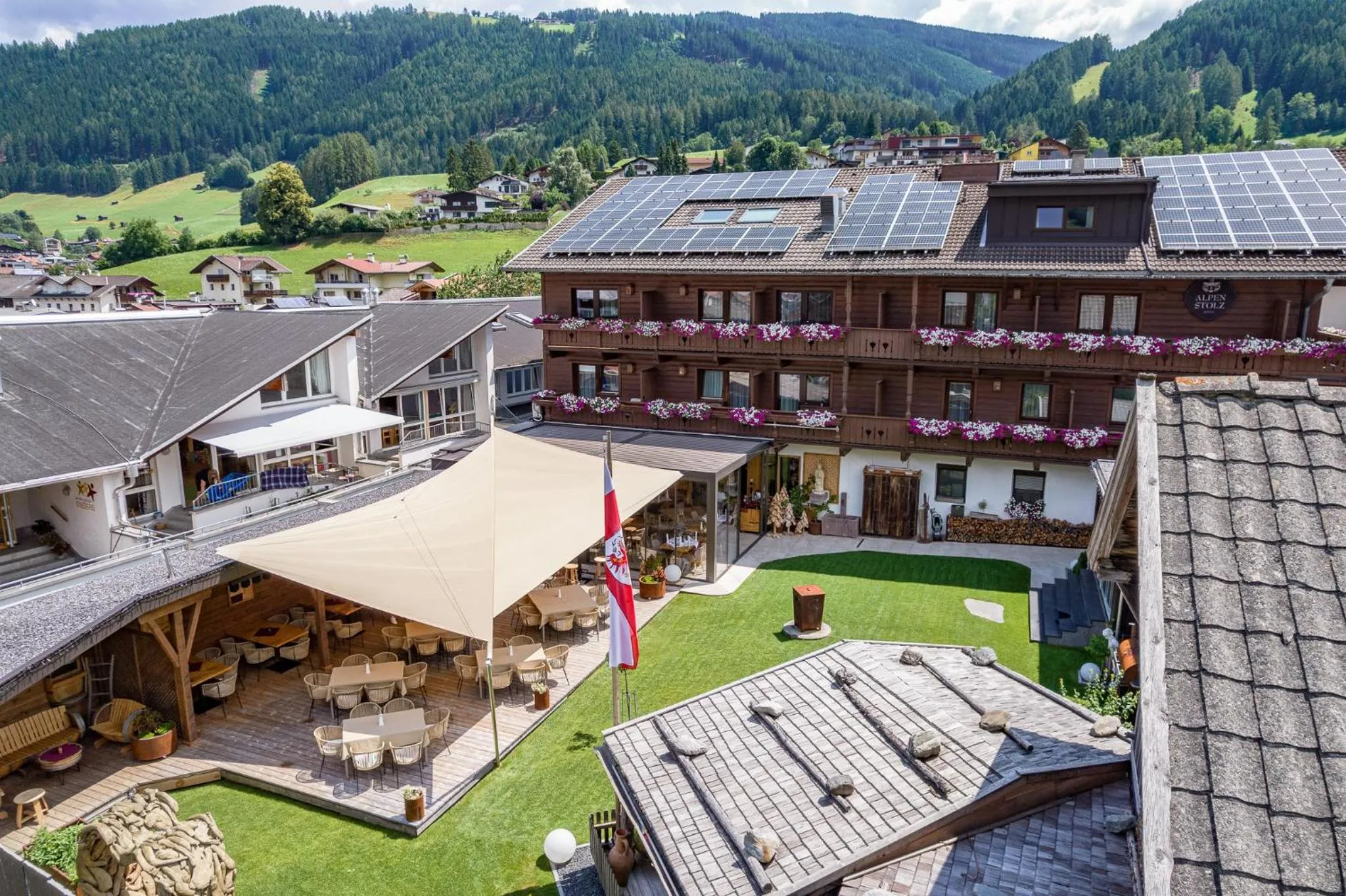 Property building in Hotel Alpenstolz