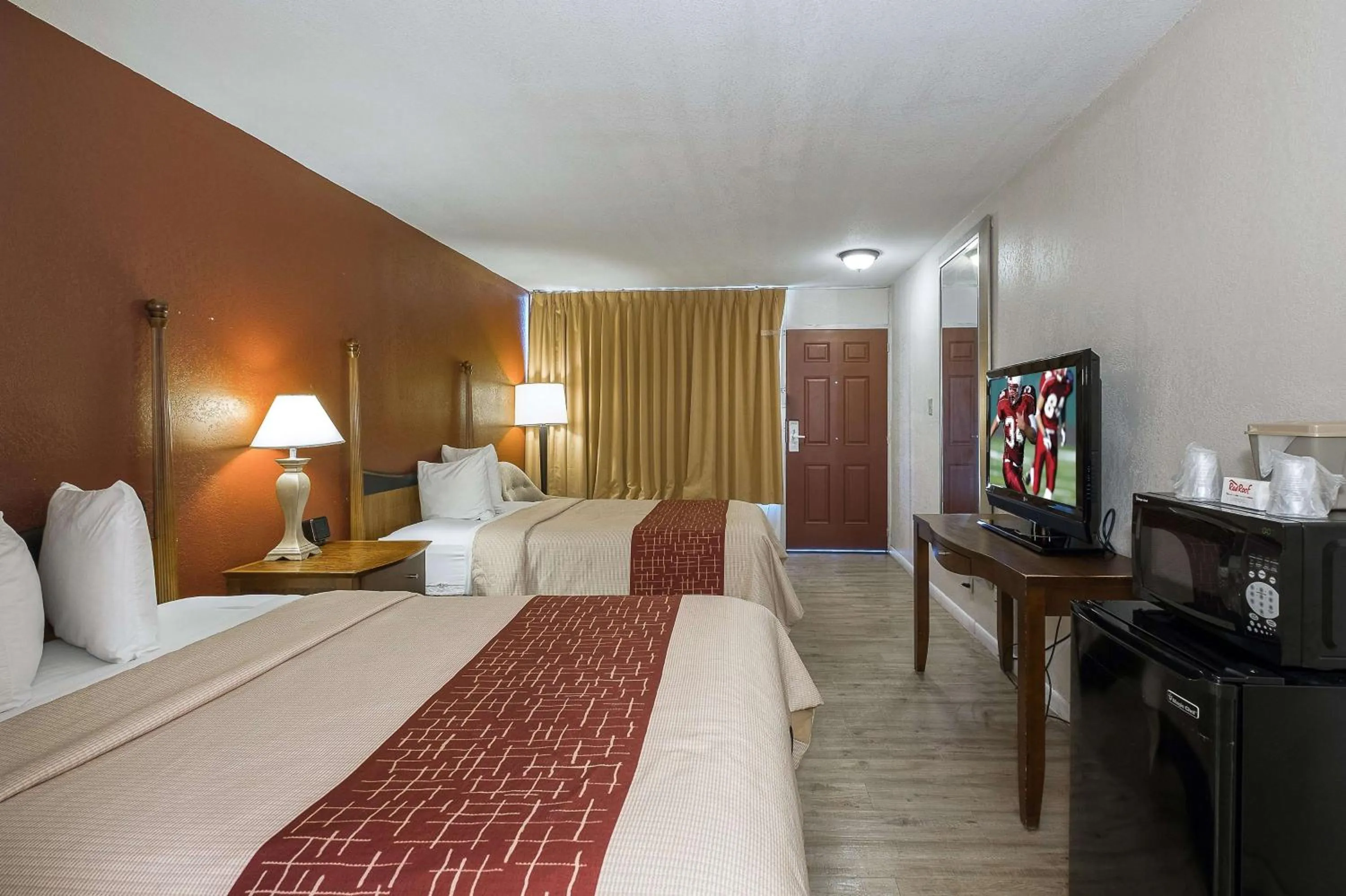 Photo of the whole room, Bed in Extended Stay - Ormond Beach