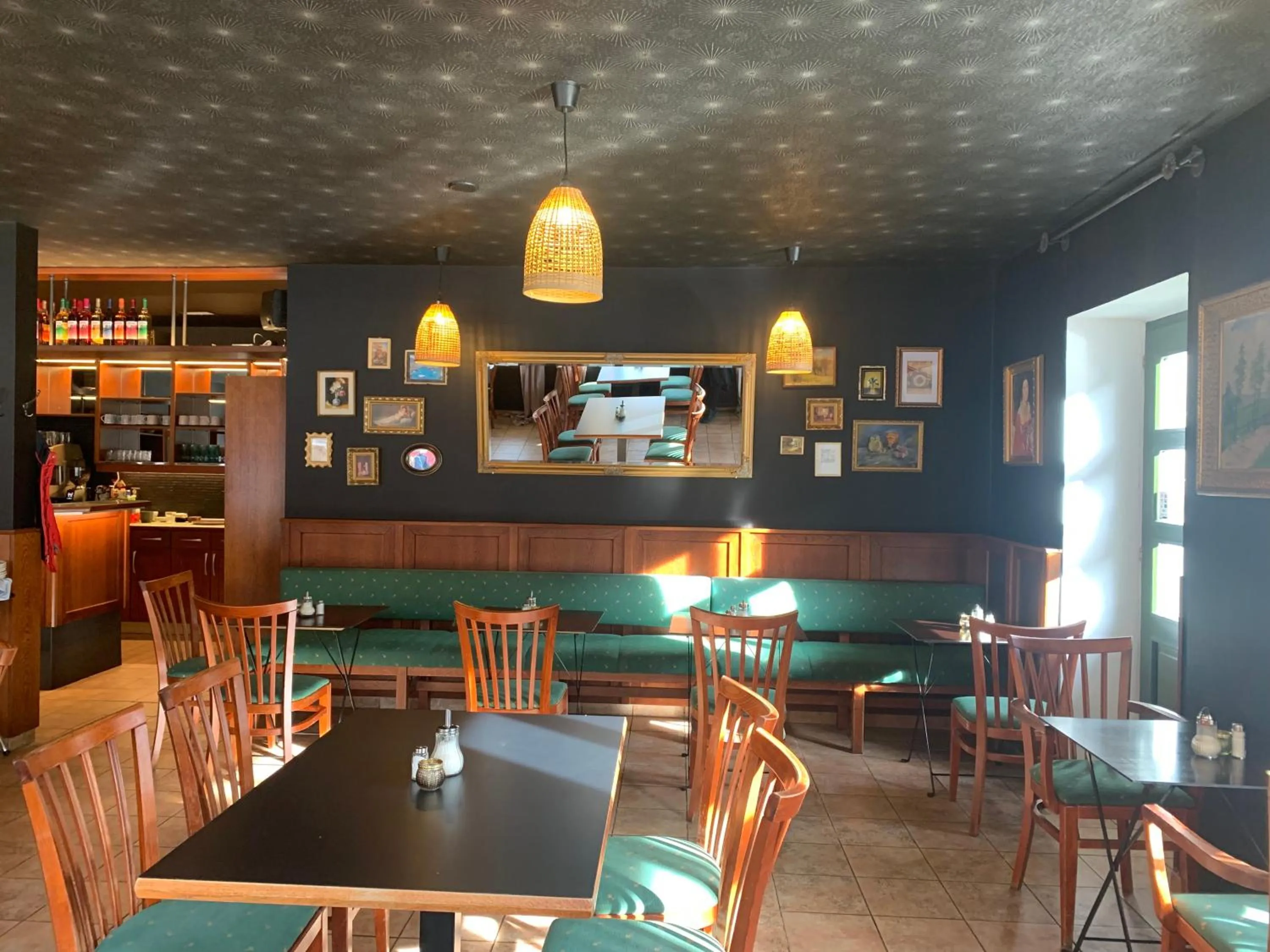 Restaurant/places to eat in Hotel Krokus