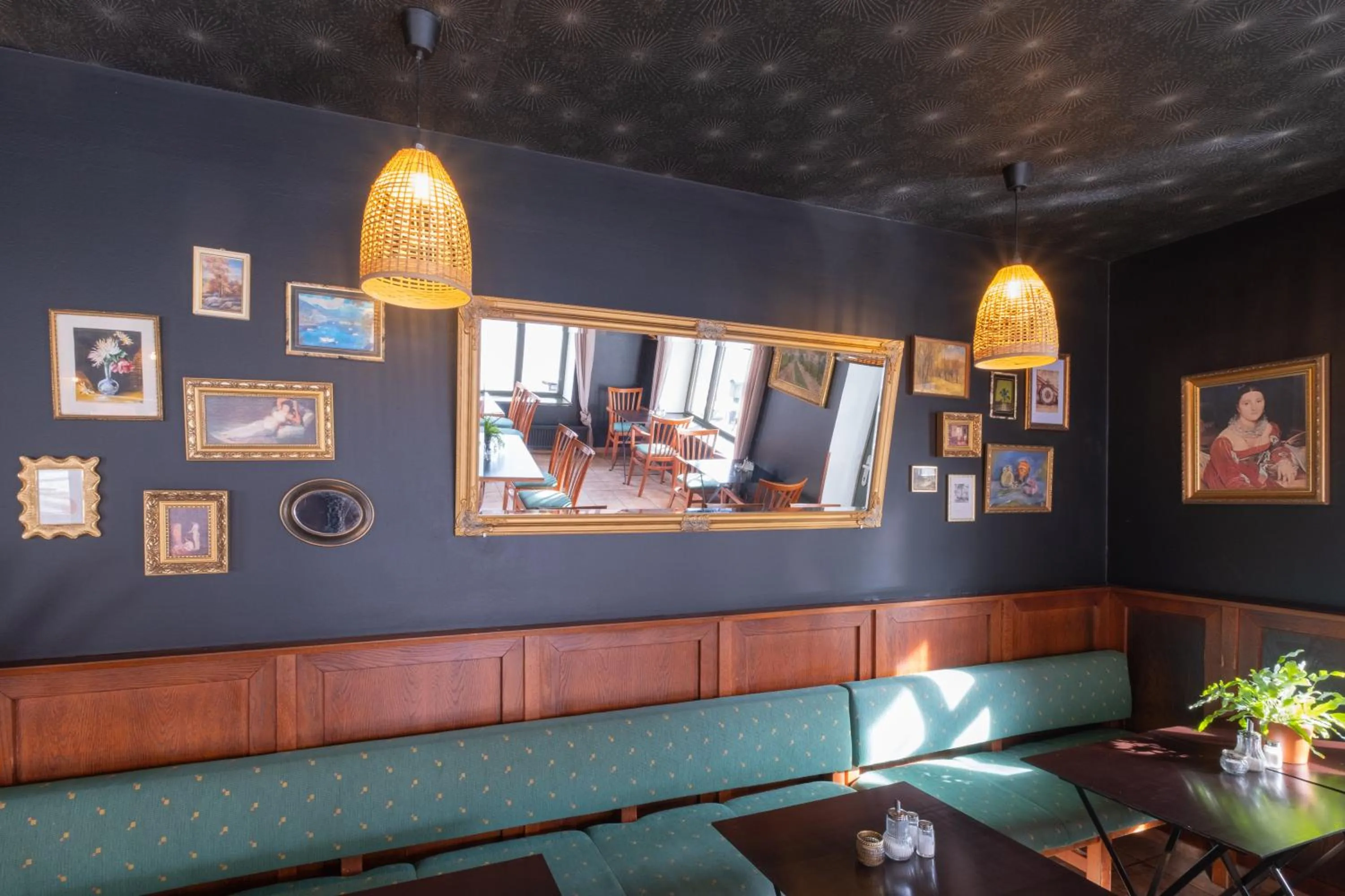 Restaurant/places to eat in Hotel Krokus