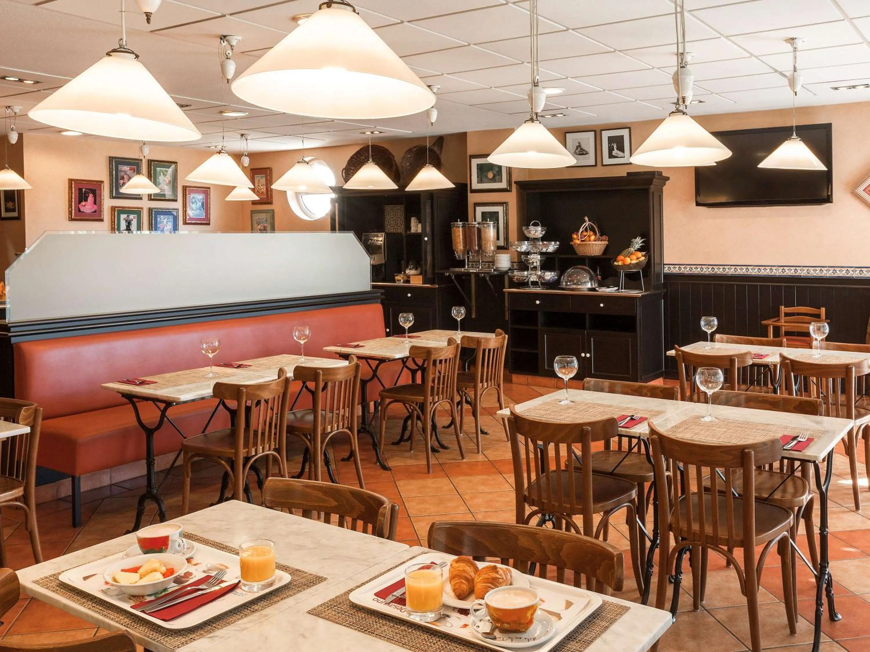 Restaurant/places to eat in Ibis Murcia