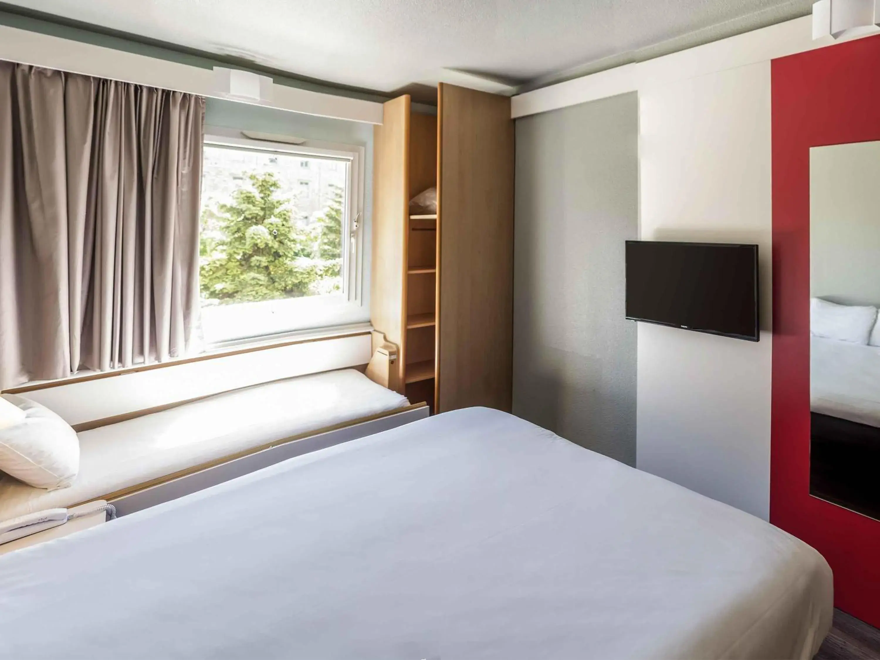 Family Room in Ibis Salamanca Family Room in Ibis Salamanca