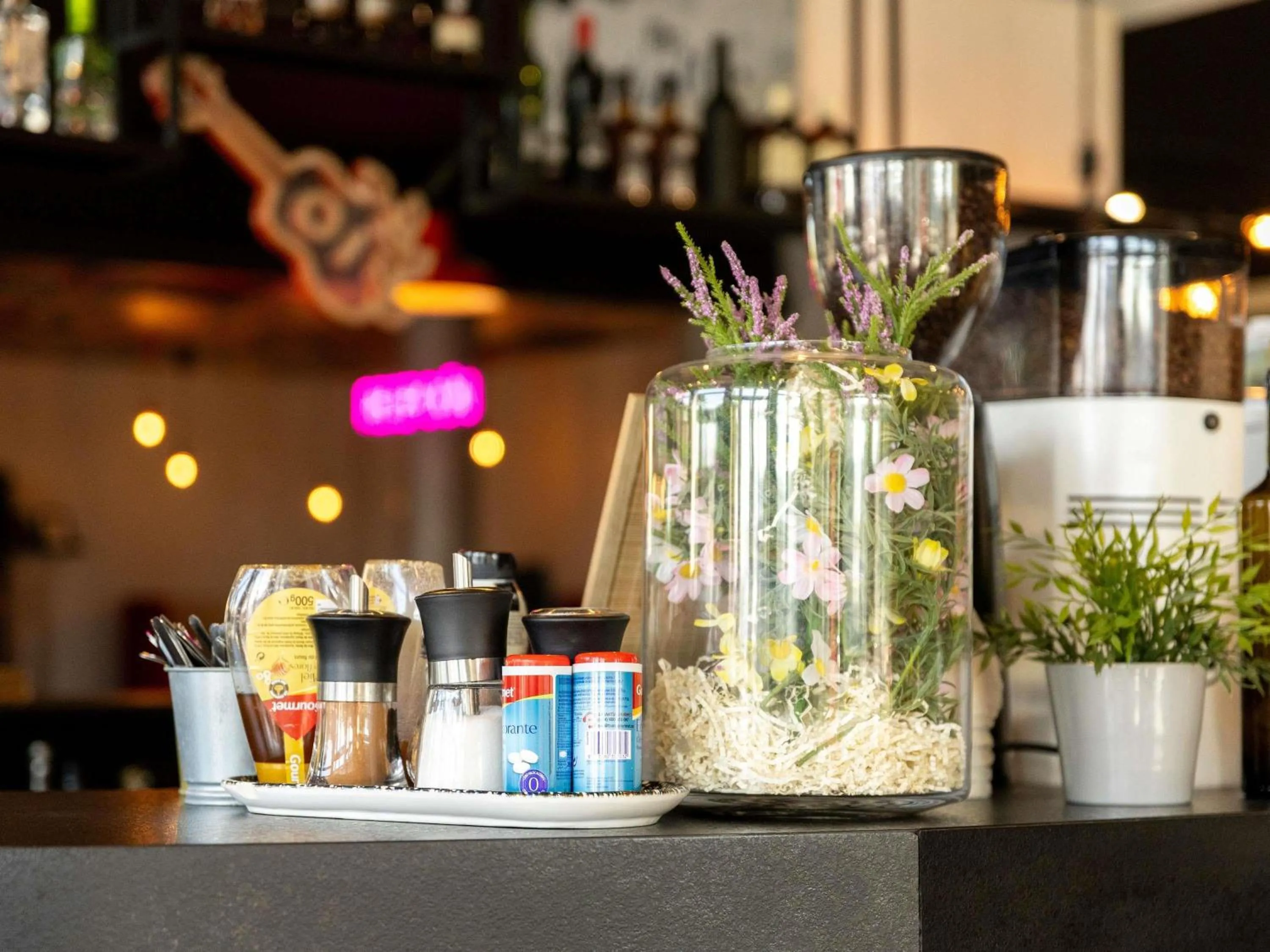 Lounge or bar in Ibis Valencia Bonaire Aeropuerto