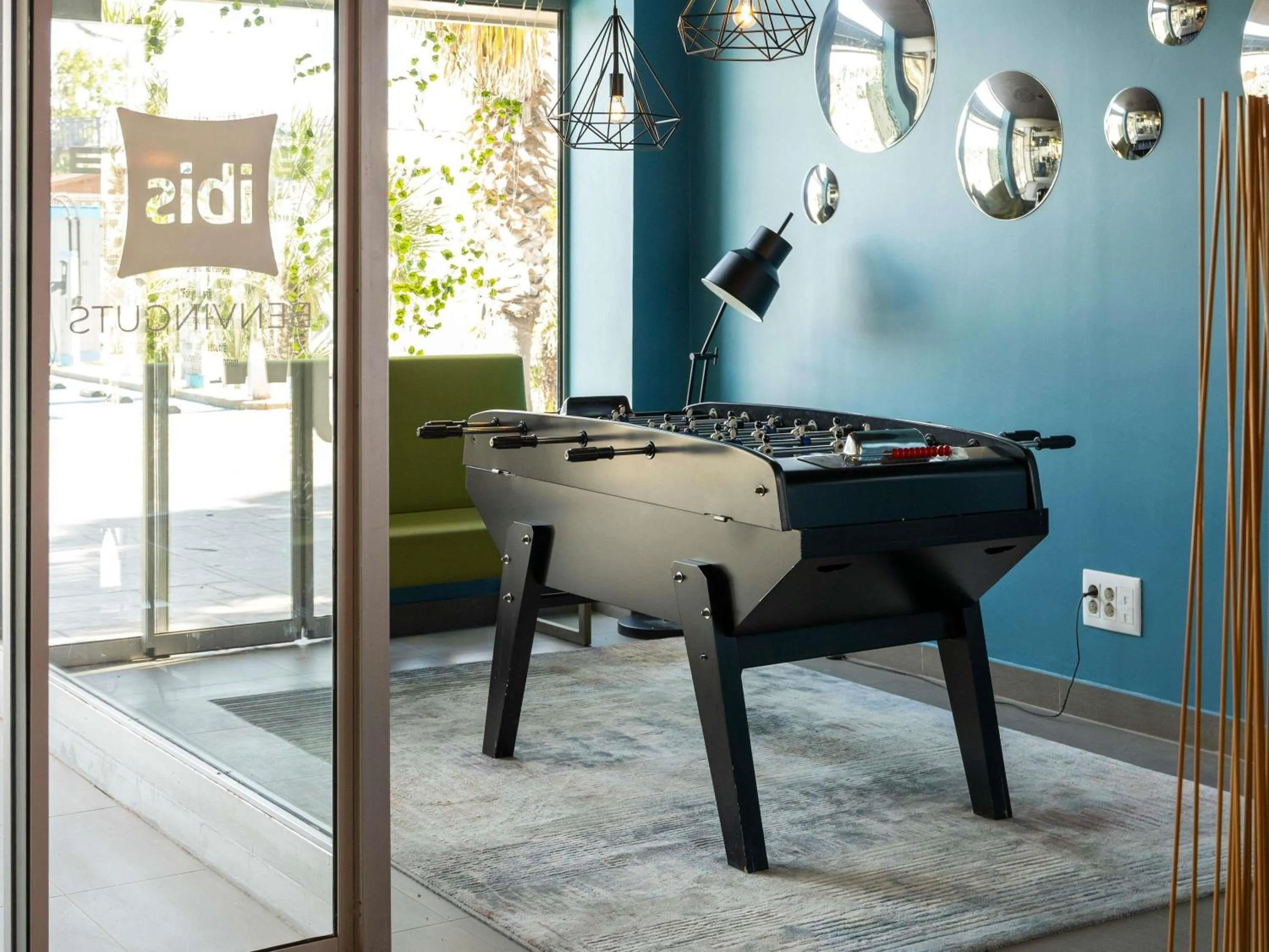 Property building in Ibis Valencia Bonaire Aeropuerto